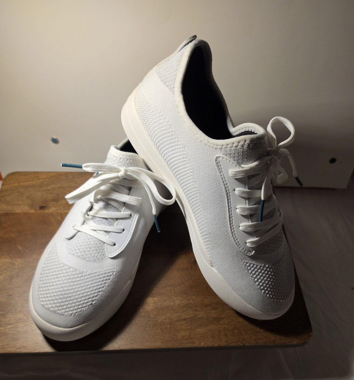 Vessi Unisex Weekend Sneaker Concrete Marble White M9/W10