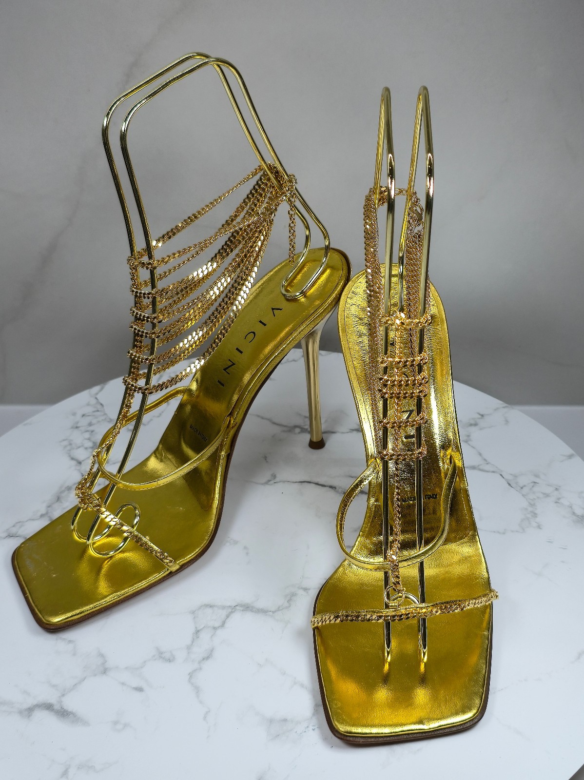 Vicini Vintage Gold Chain Strappy High Heel Sandals Size 39 Y2K Metallic Design