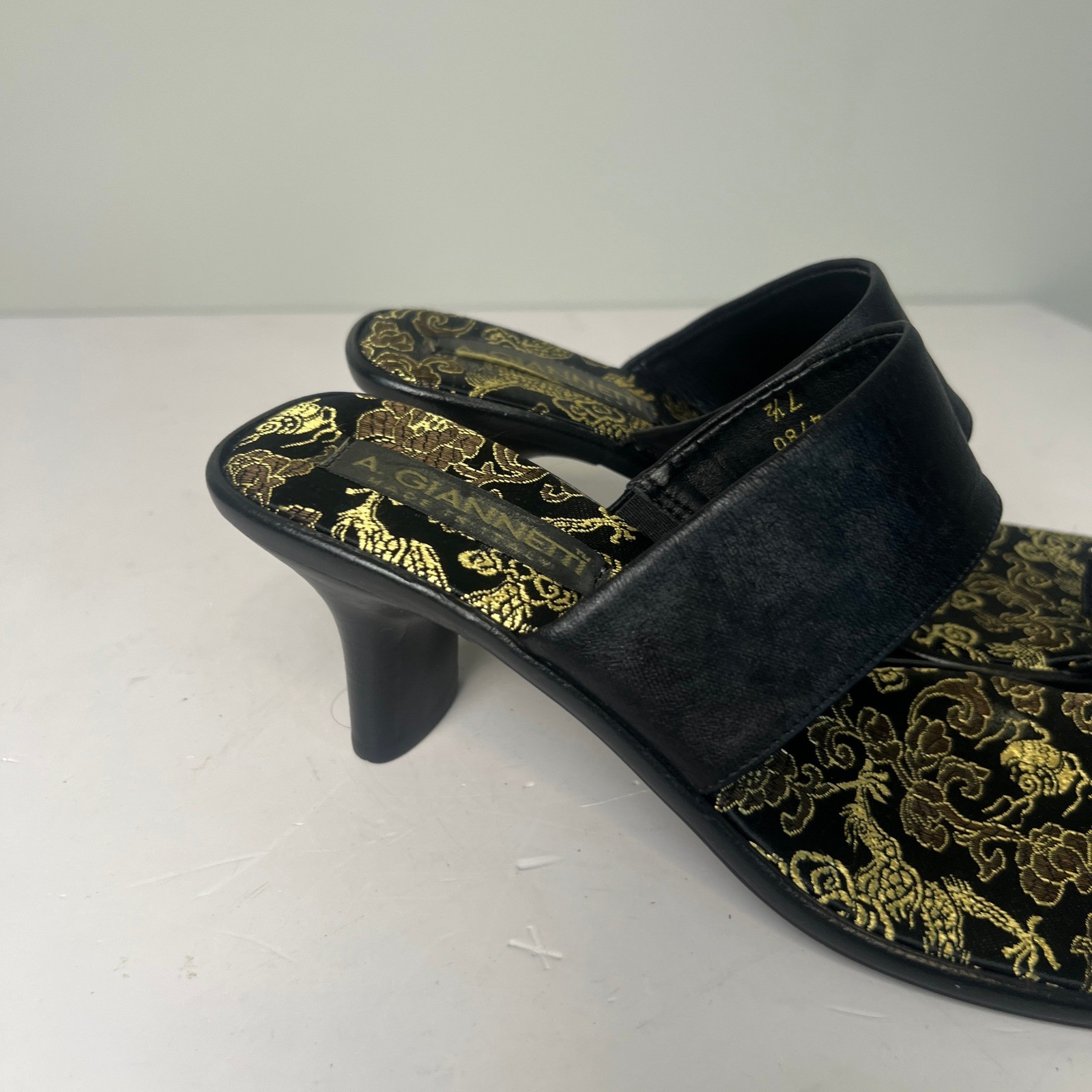 VTG 90s Y2K A. Giannetti Kitten Heel Sandals Womens 7.5 Brocade Toe Ring