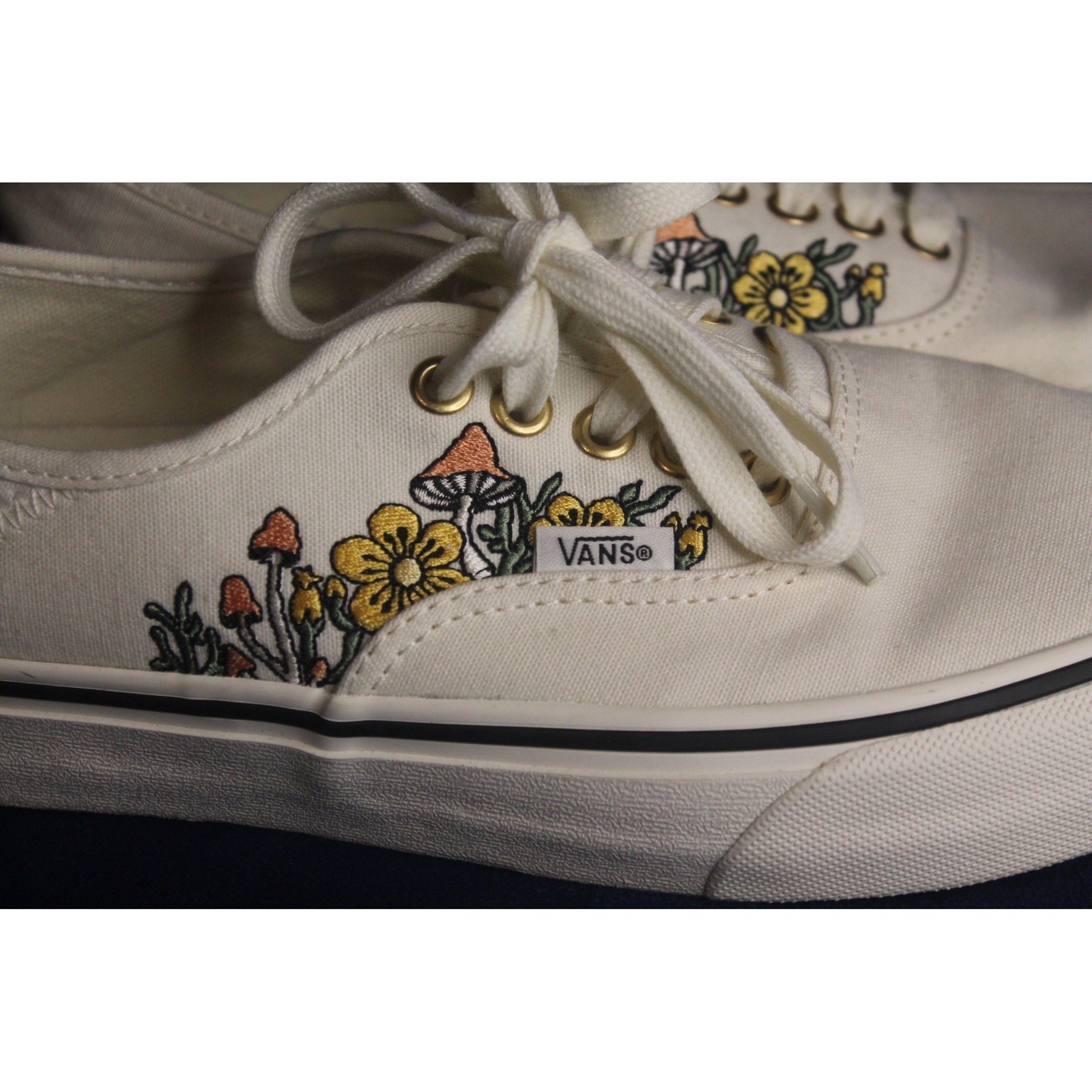 Vans Authentic Mushroom Floral Embroidered Cream Sneakers Womens 9.5 Mens 8.0