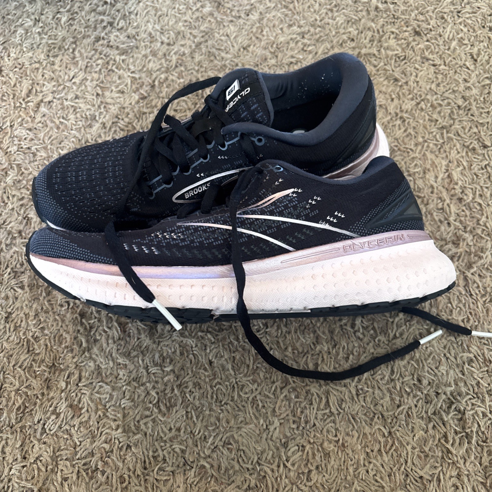 Size 8- Brooks Glycerin GTS 19 Black/Metallic/Ombre Excellent Clean Condition