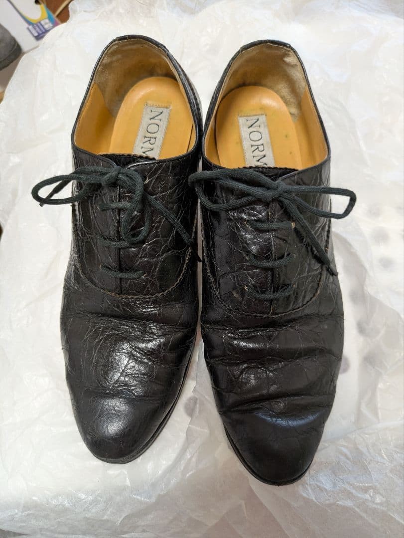 NORMA KAMALI Black Crocodile Leather Lace-Up Pumps Size 23cm
