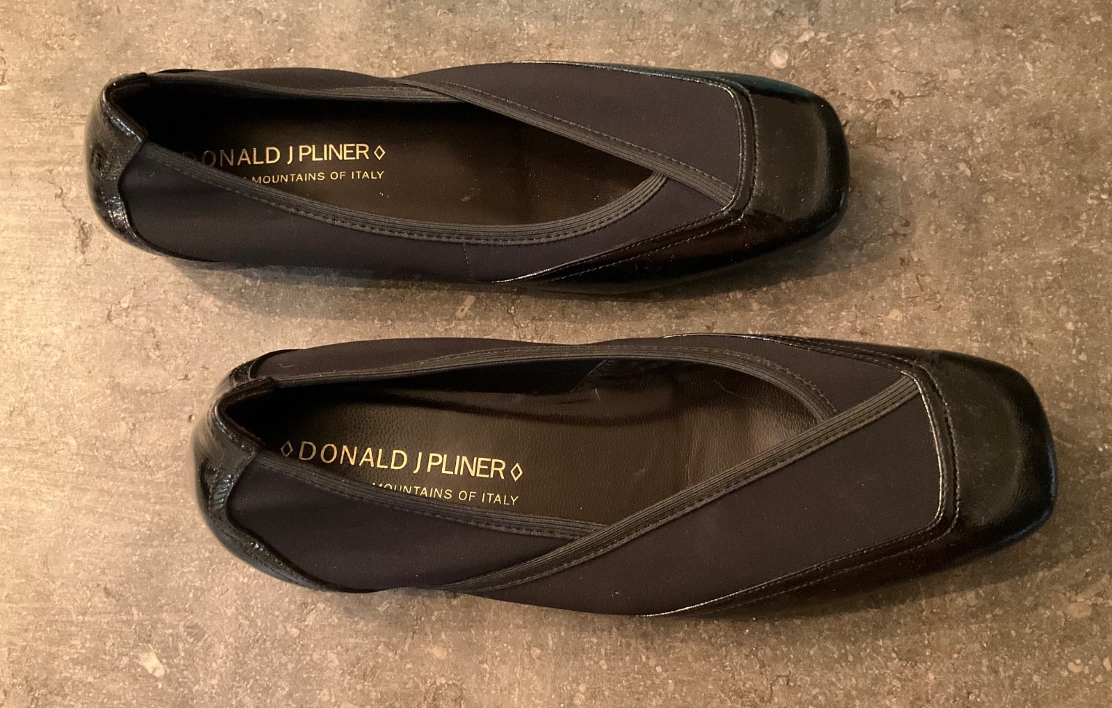 DONALD J. PLINER BLACK PATENT LEATHER CREPE DRESS FLATS SHOES 39 8.5 NEW