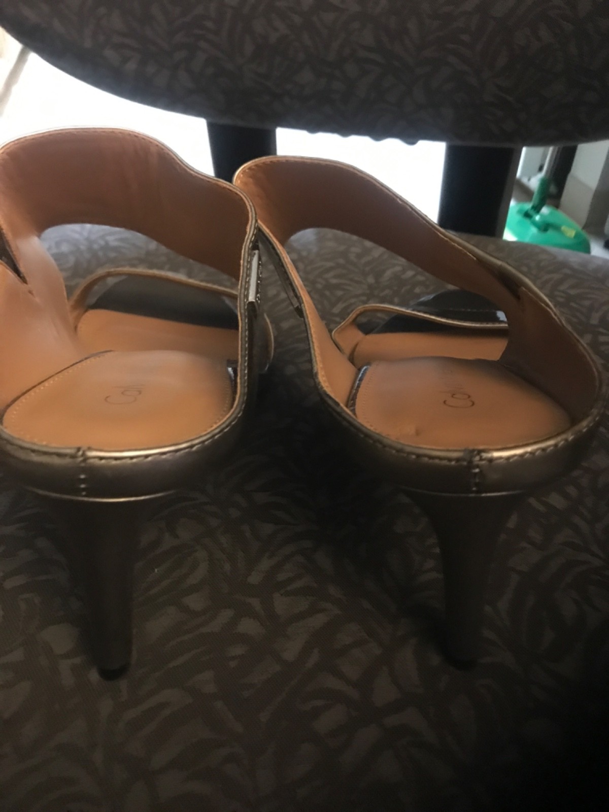 Calvin Klein Cecily Women’s Silver Open Toe Sandals Heels Size 7 US Leather