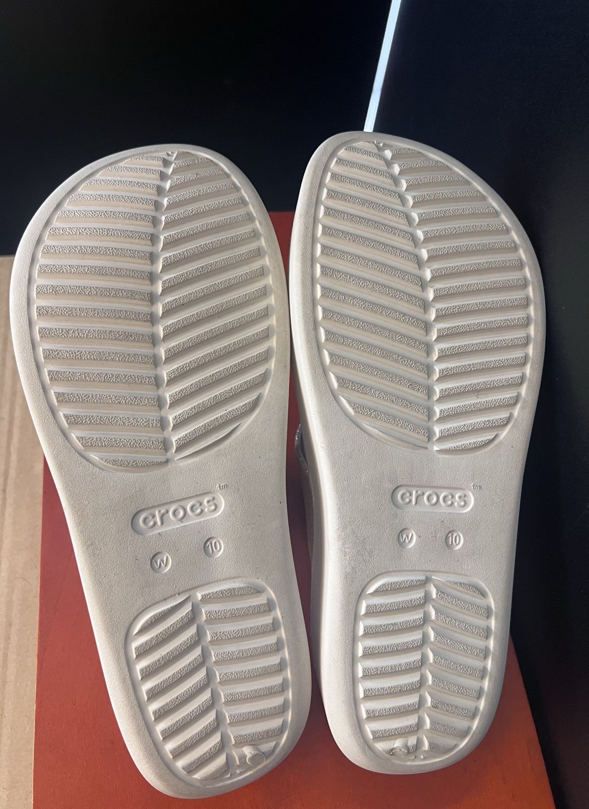 Crocs Women’s Size 10 Silver Glitter Croslite Slip-On Platform Sandals Comfort