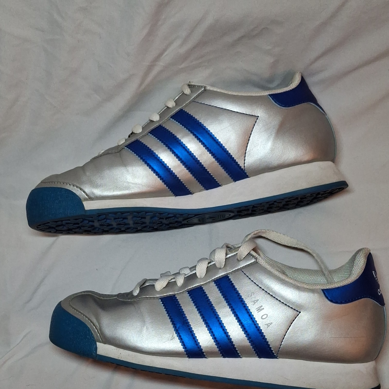adidas Samoa Silver/Blue/White Low Top Lace Up Sneakers Style Code G99573