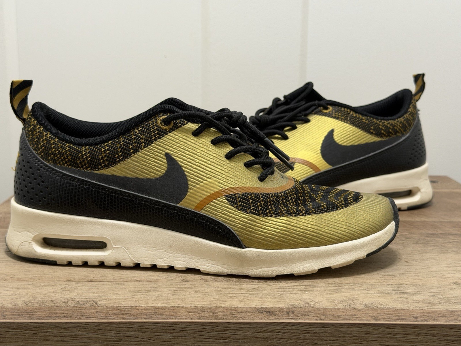 Women’s Nike Air Max Thea GS Gold/Black – US 7