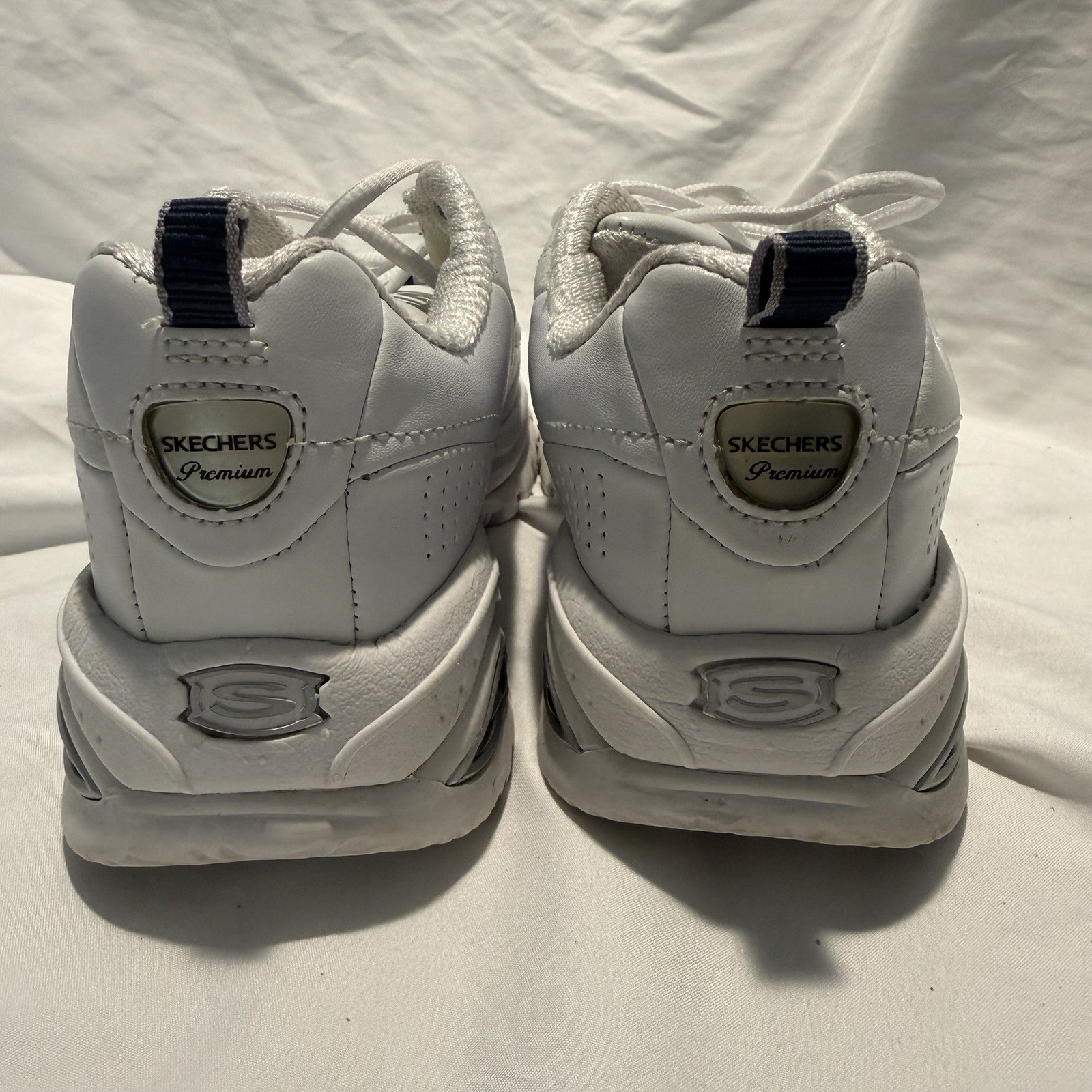SKECHERS White Leather Lace Up Sneakers Logo Accent Low Top