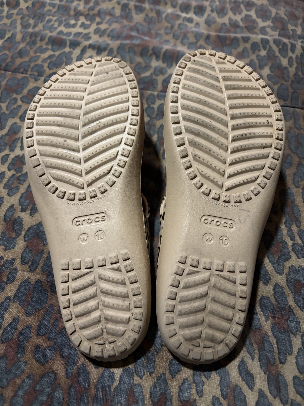 Crocs Kadee II Leopard 3 Band Straps Slip-On Slides Sandals EUC WORN ONCE 10