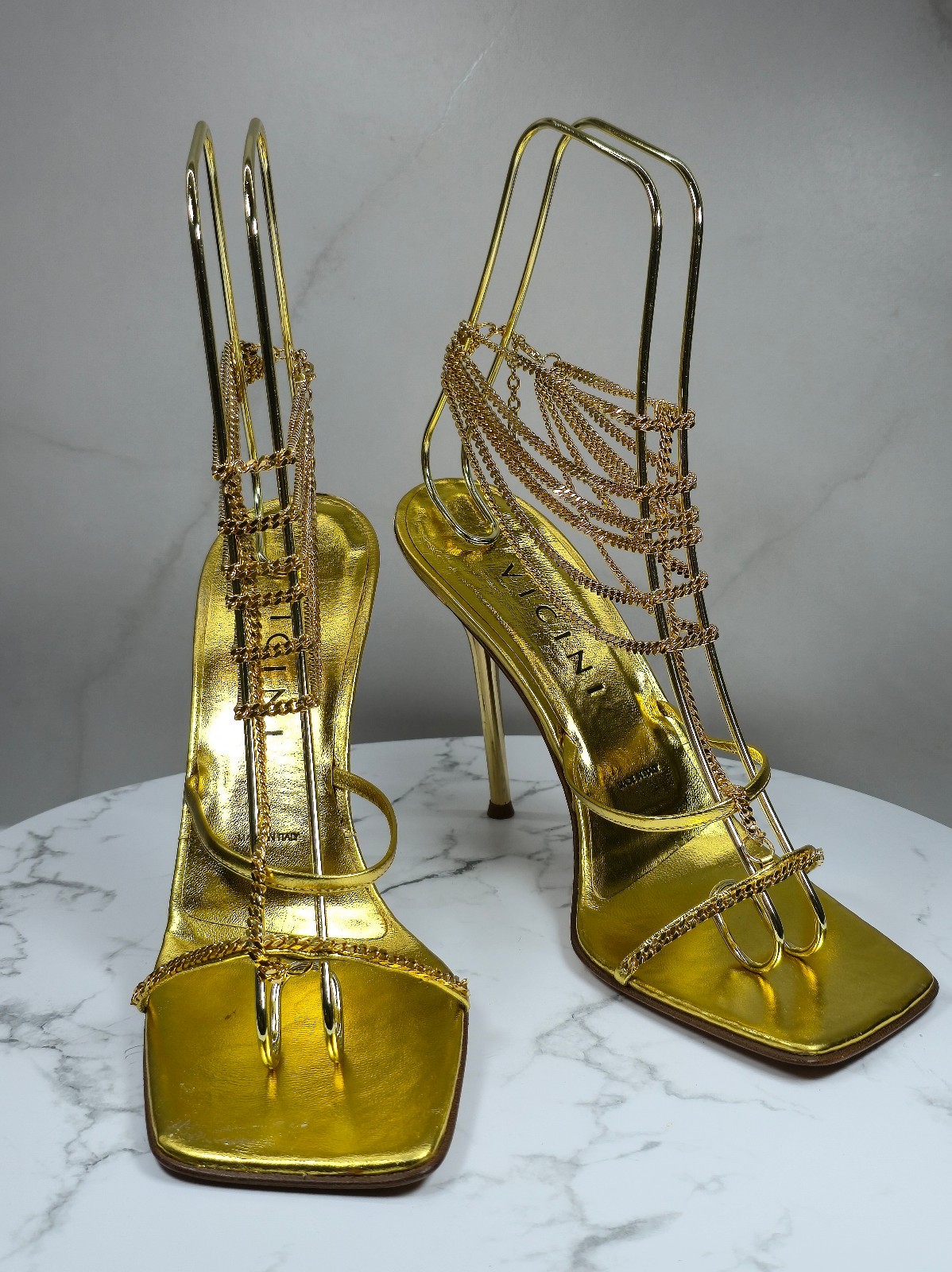 Vicini Vintage Gold Chain Strappy High Heel Sandals Size 39 Y2K Metallic Design