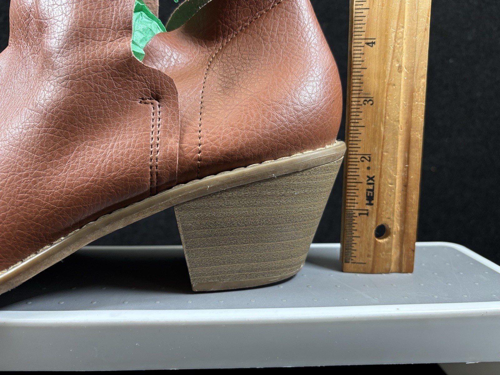 Universal Thread Women’s Size 9.5 Brown Ankle Booties Pull On Block Heel
