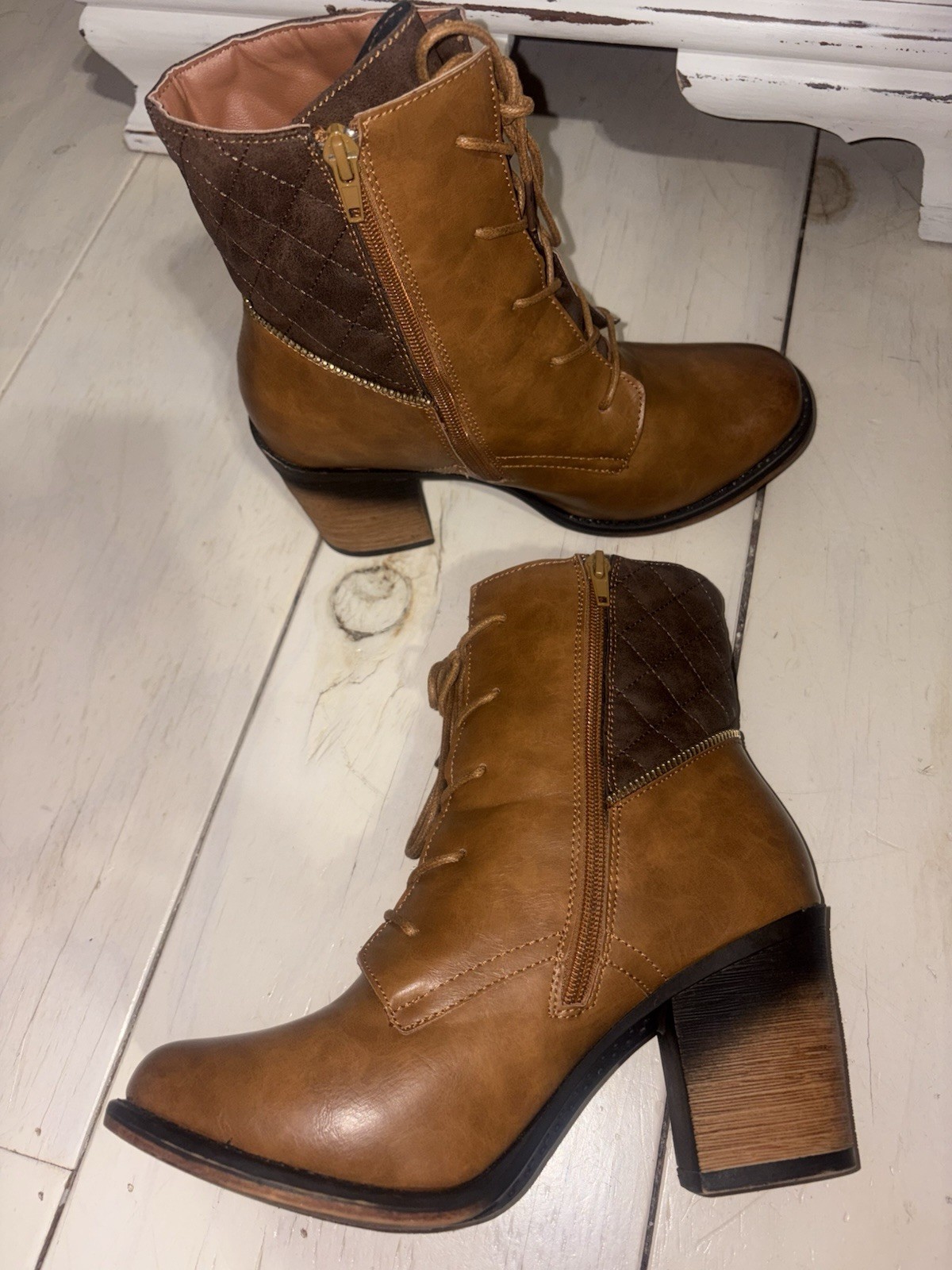 Pierre Dumas Ravenna Two-Tone Quilted Lace-Up Heeled Ankle Western Boots 10