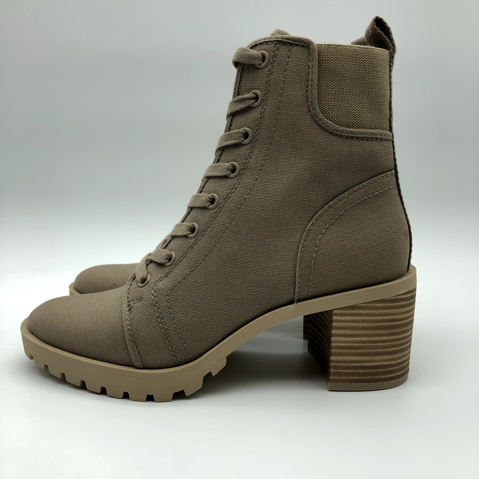 Dolce Vita Womens Combat Boots Size 10 Tan Canvas Stacked Heel NWOB