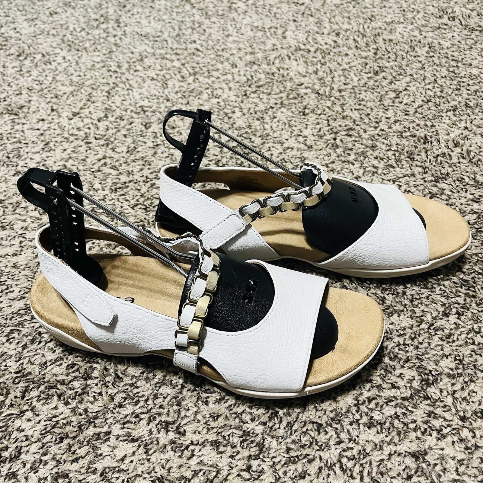 hälsa Footwear White/Beige Strappy Leather Wedge Sandals Hook & Loop US 10