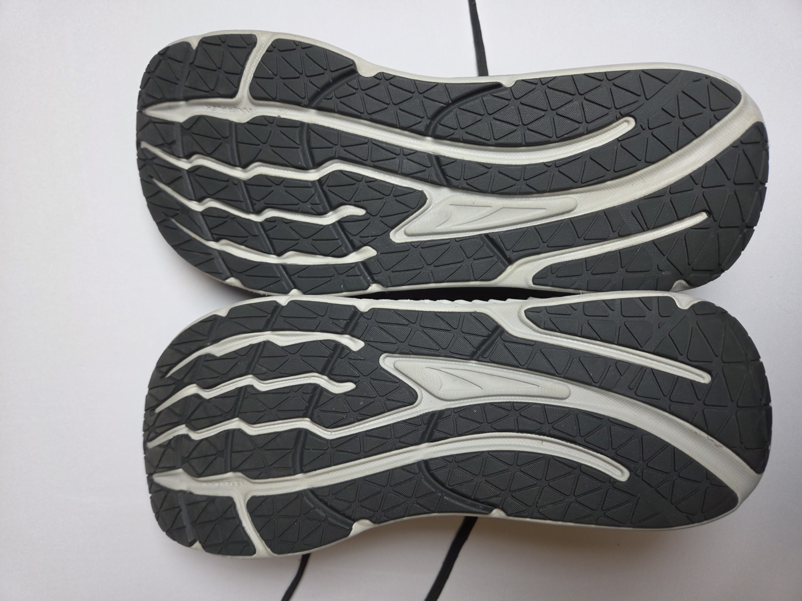 Altra Paradigm 7 Dark Green Black Womens Running Shoes Size 9.5 Regular Width
