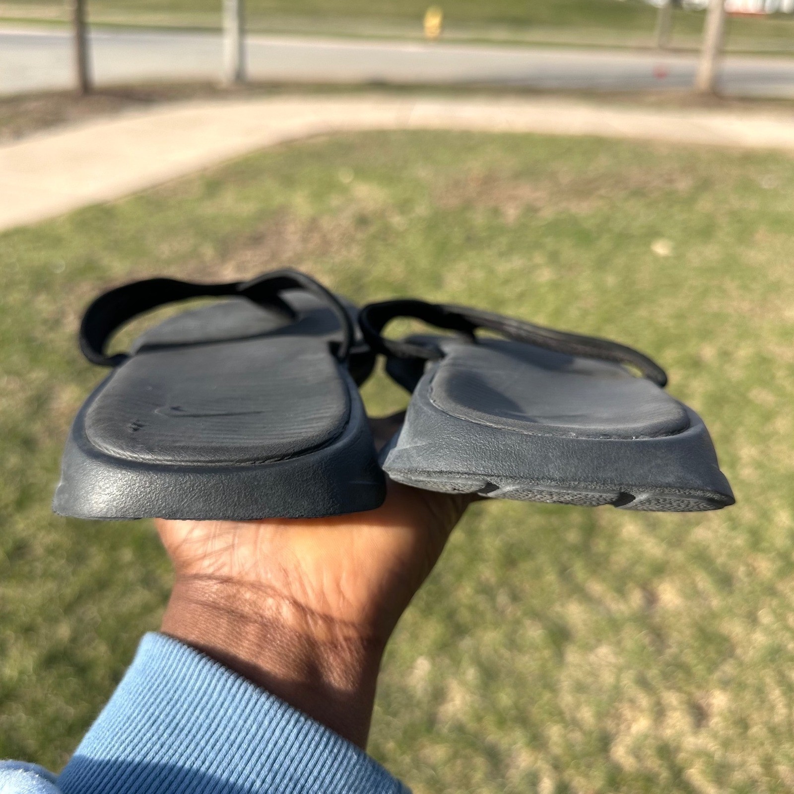 Nike Ultra Celso Girl Thong Sandals Size 8 Black Flip Flop Shoes