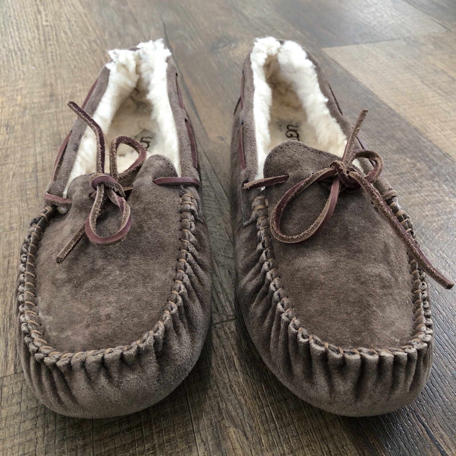 UGG Dakota Suede Sheepskin Moccasin Slippers Women’s Size 9 – Expresso – 5612