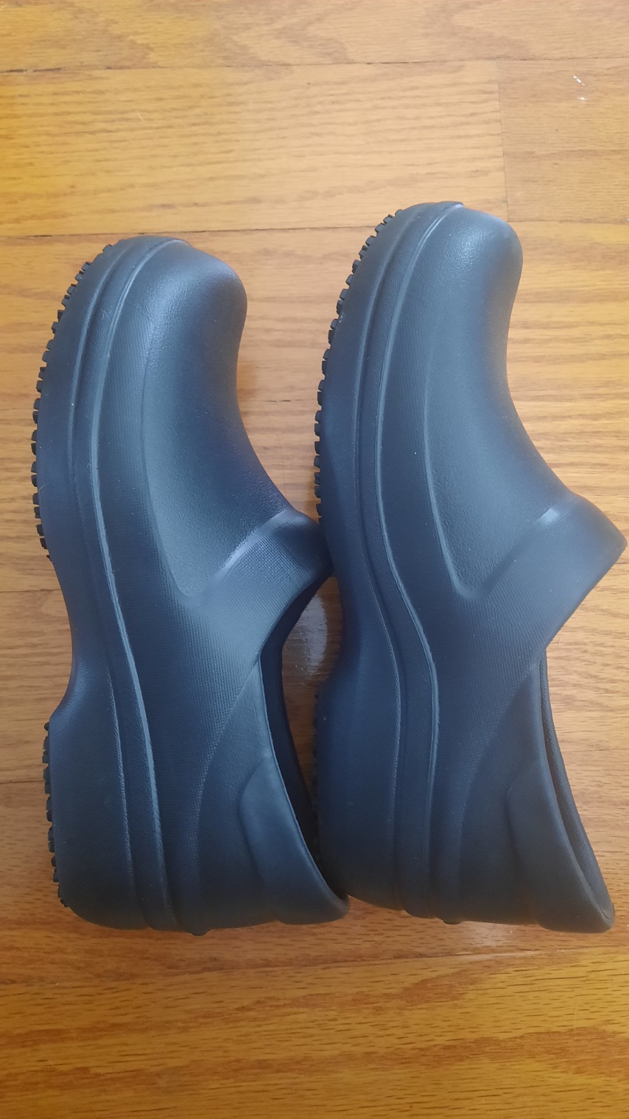 Crocs On-The-Clock LiteRide Work Clogs Black Slip Resistant Women’s Size 6 NWOT