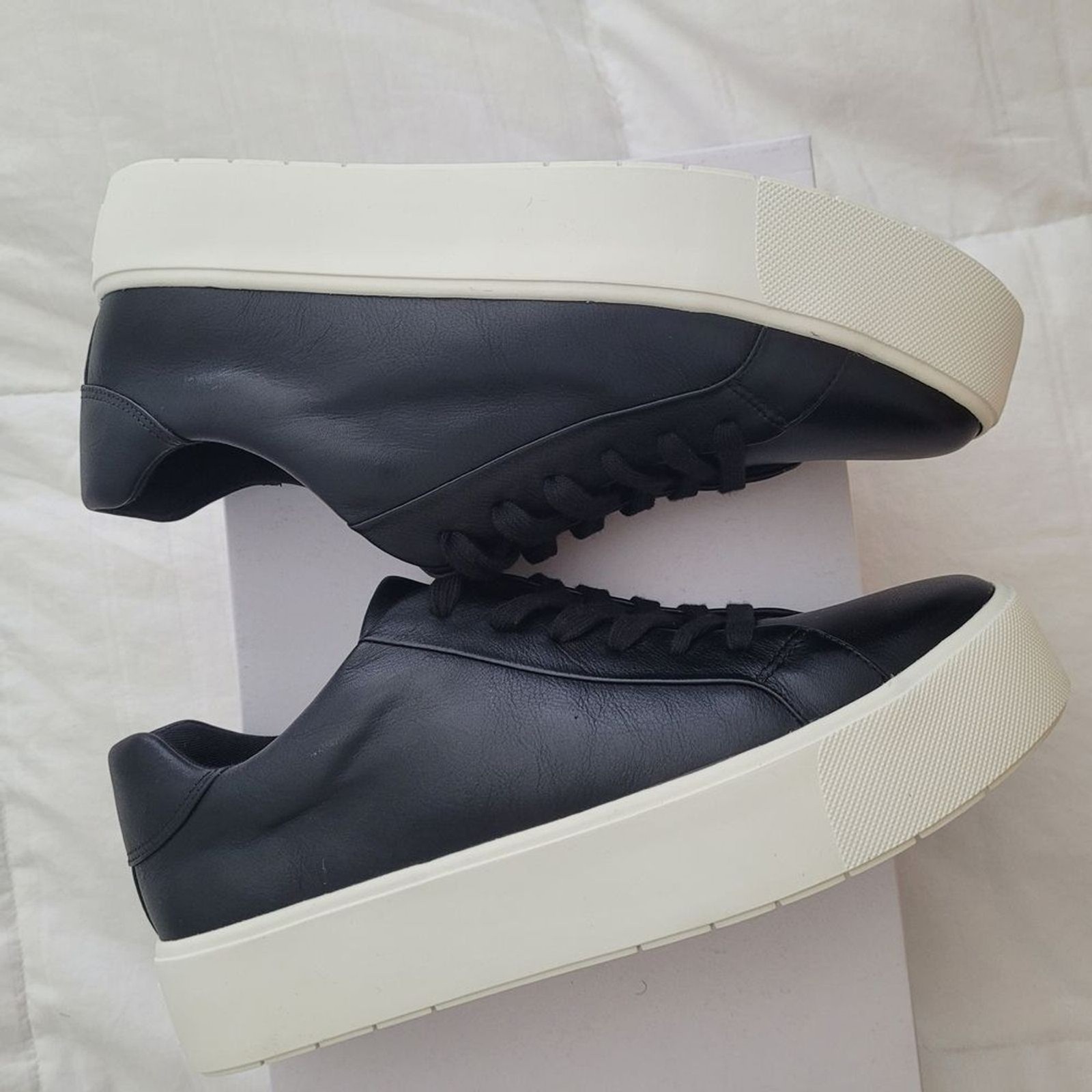 Vince Benfield Black Leather Platform Sneakers Size 7.5 Contemporary Classic