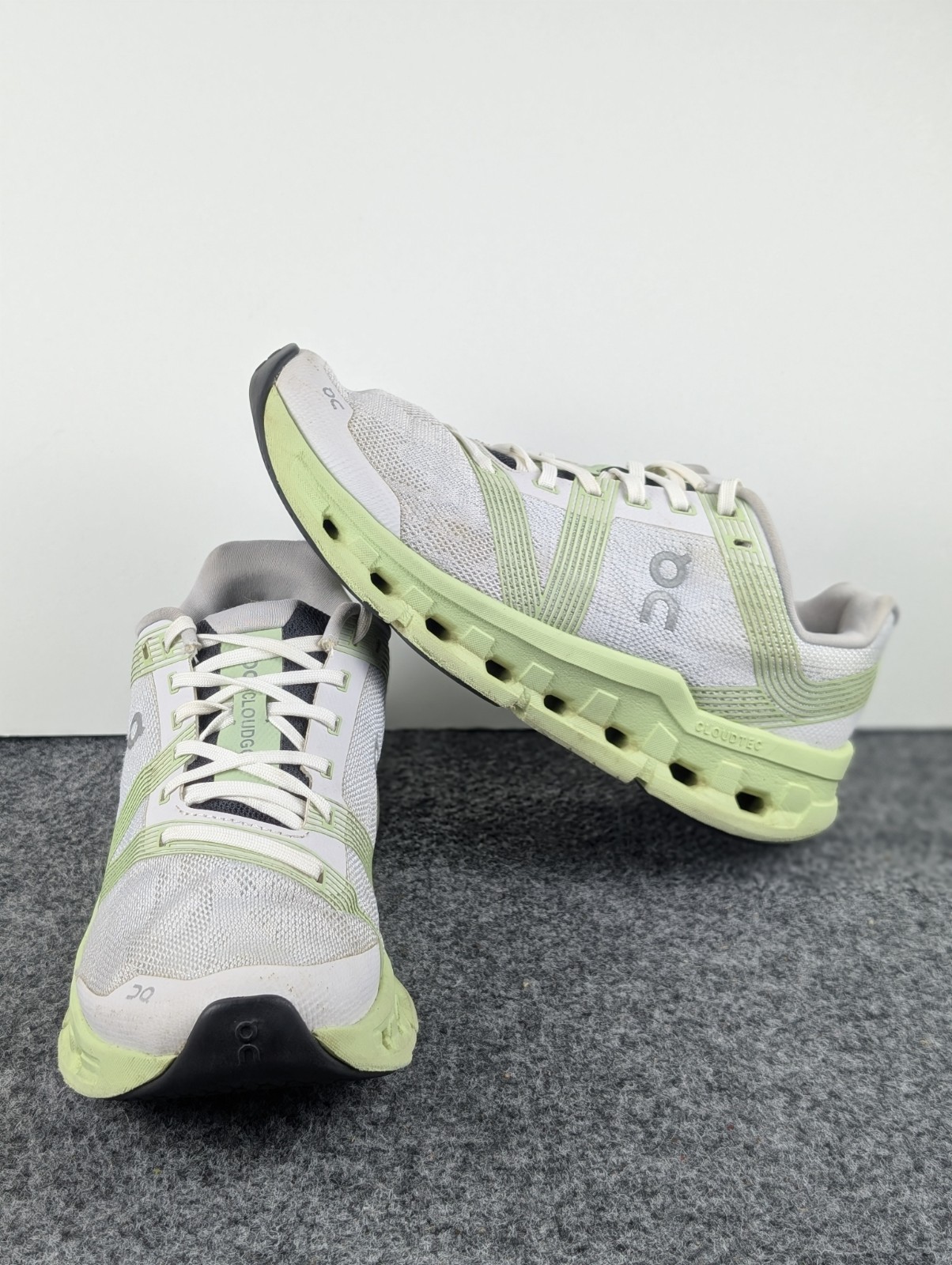 On Cloudgo Womens Size 6.5 Frost Hay CloudTec Athletic Running Shoes Sneakers