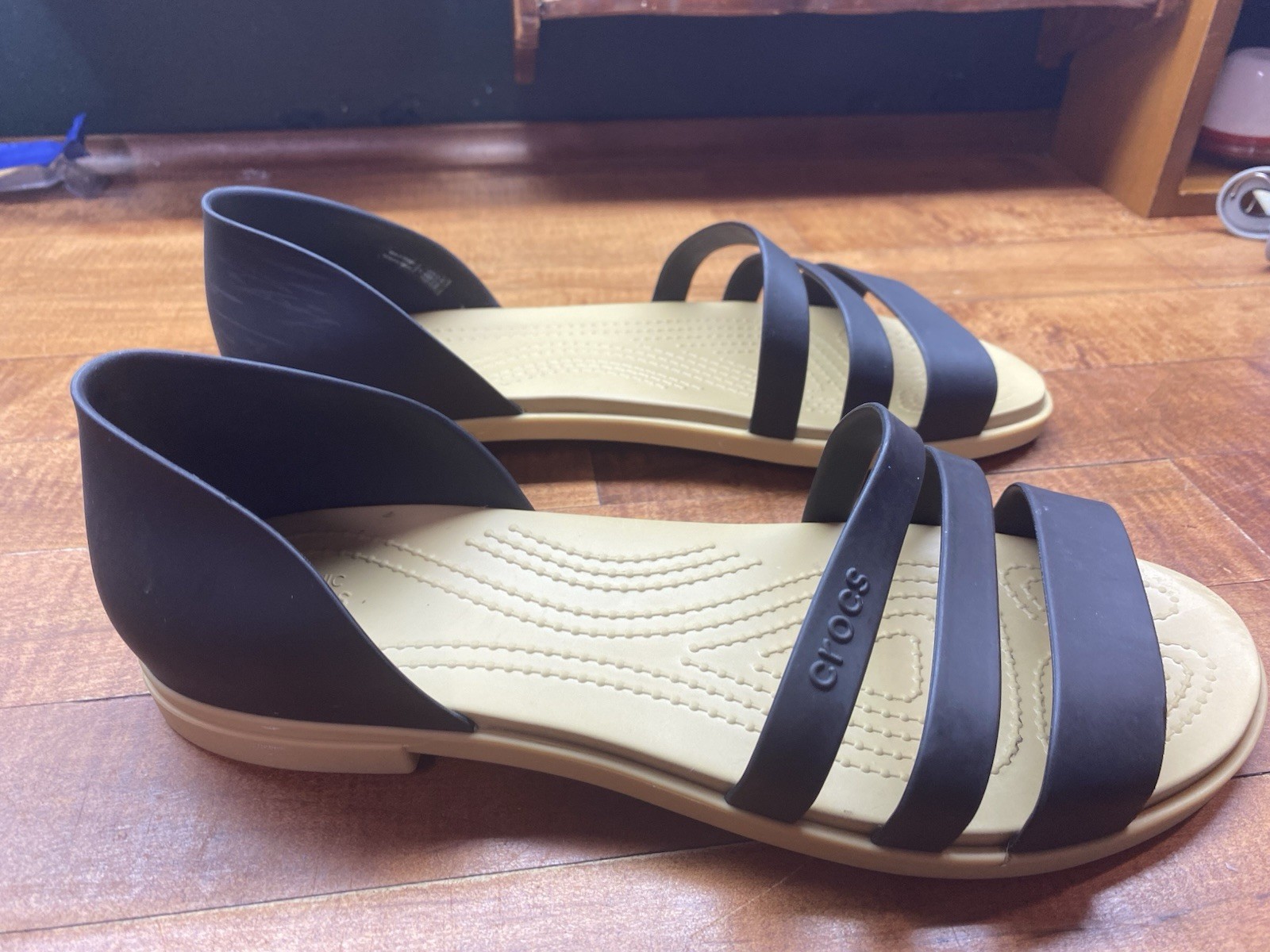 Crocs Tulum Open Flat Sandals Womens 9 Black Tan Strappy Slip On (Read 10 9.5 W)