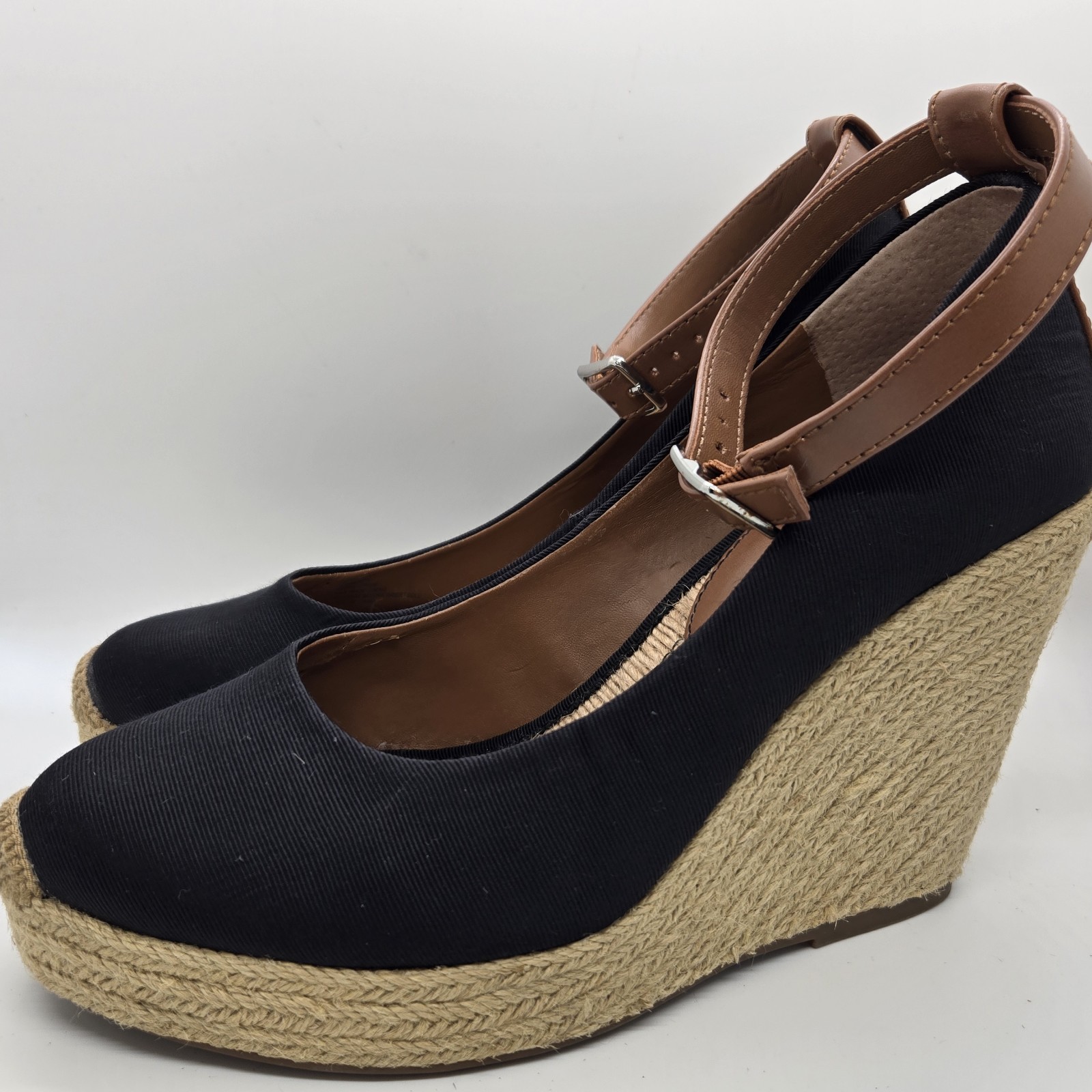 BCBGeneration Heels 9.5 Gracyn Wedge Sandal Platform Ankle Strap Y2k Summer Sexy
