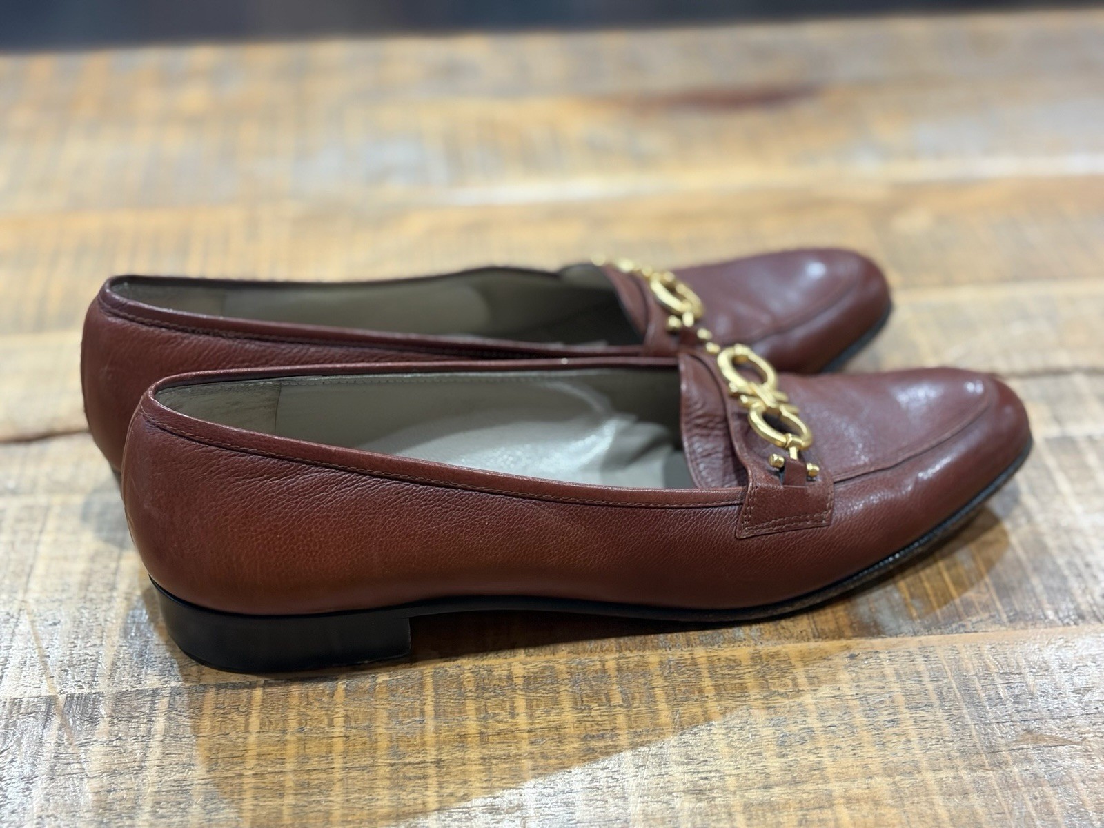 Salvatore Ferragamo women’s loafers size 7.5 AAA Ferragamo Sizing Camel Gold