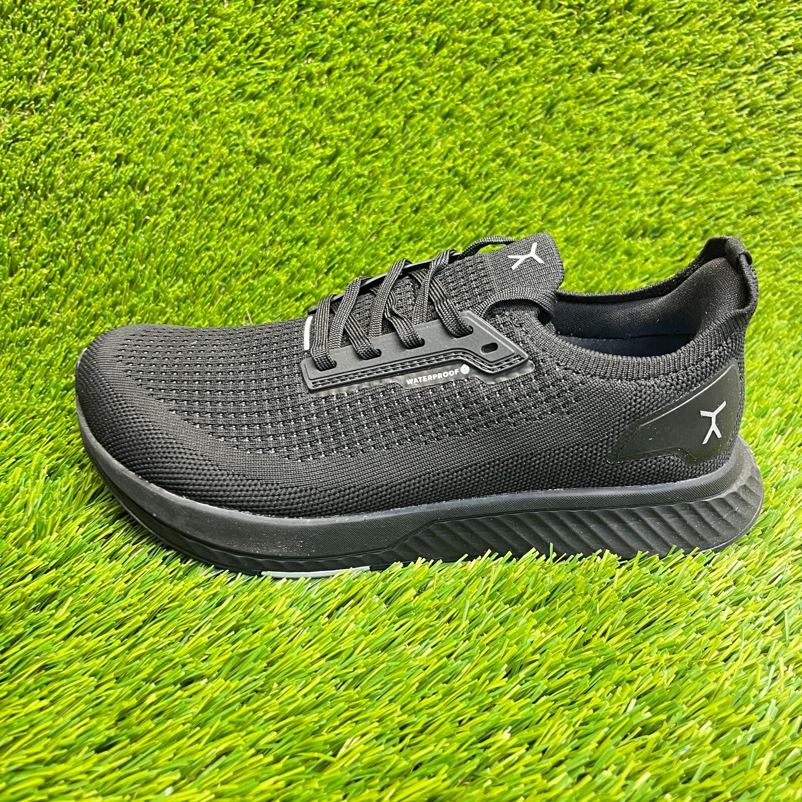 Flux Adapt Waterproof Runner Stealth Black Womens Size 8.5 Barefoot Shoes
