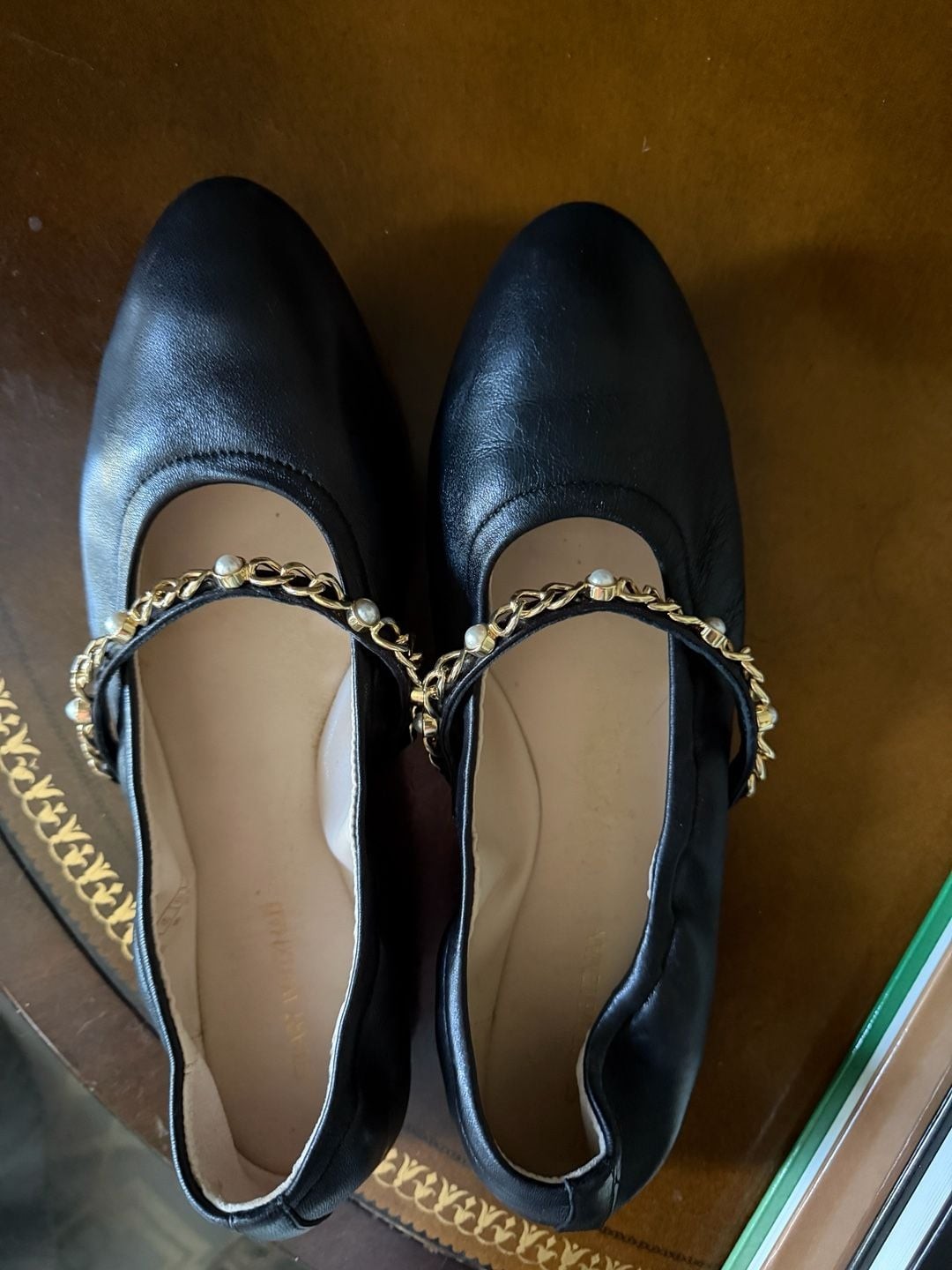 Stuart Weitzman Black Leather Pearl Chain Mary Jane Ballet Flats Size 9B