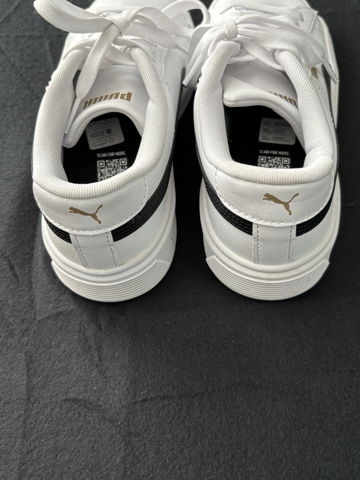 PUMA Women’s Smash Platform V3 Sneaker White And Black Sz 7 1/2 Worn Once !