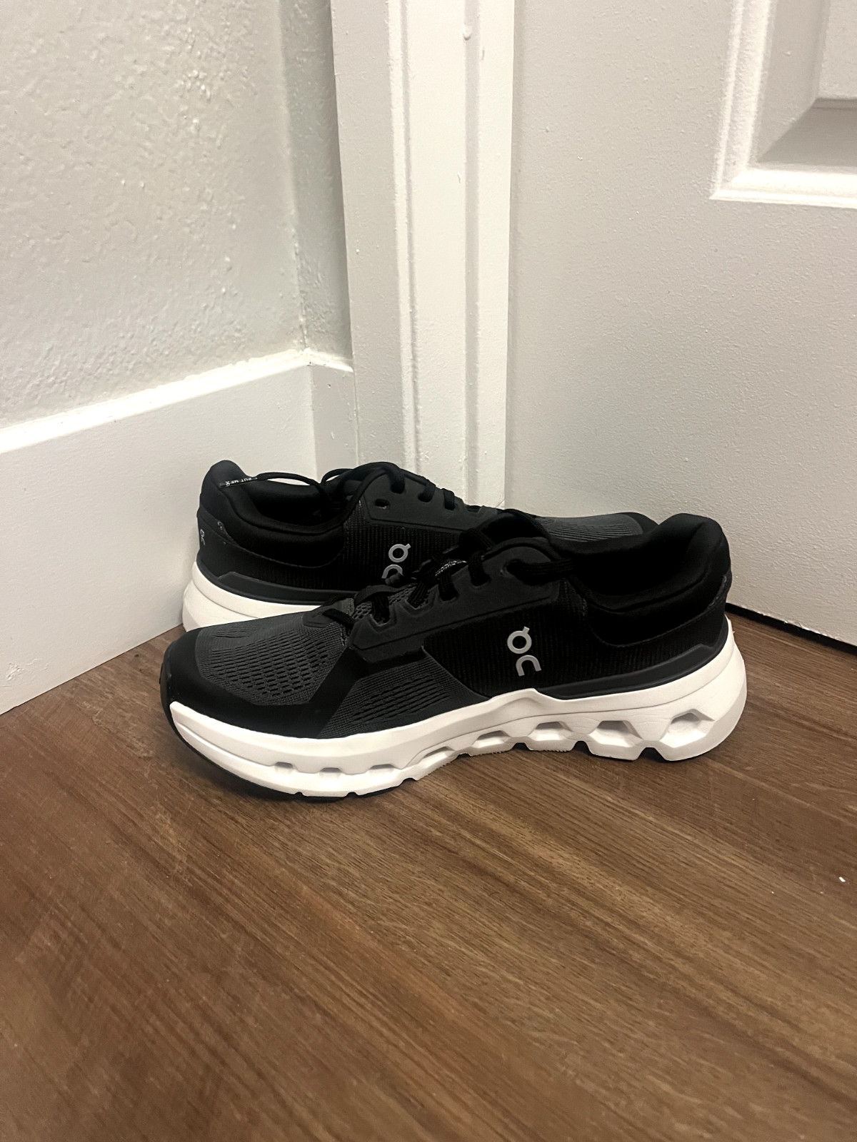 Size 9 – ON Cloudrunner 2 Eclipse Black W