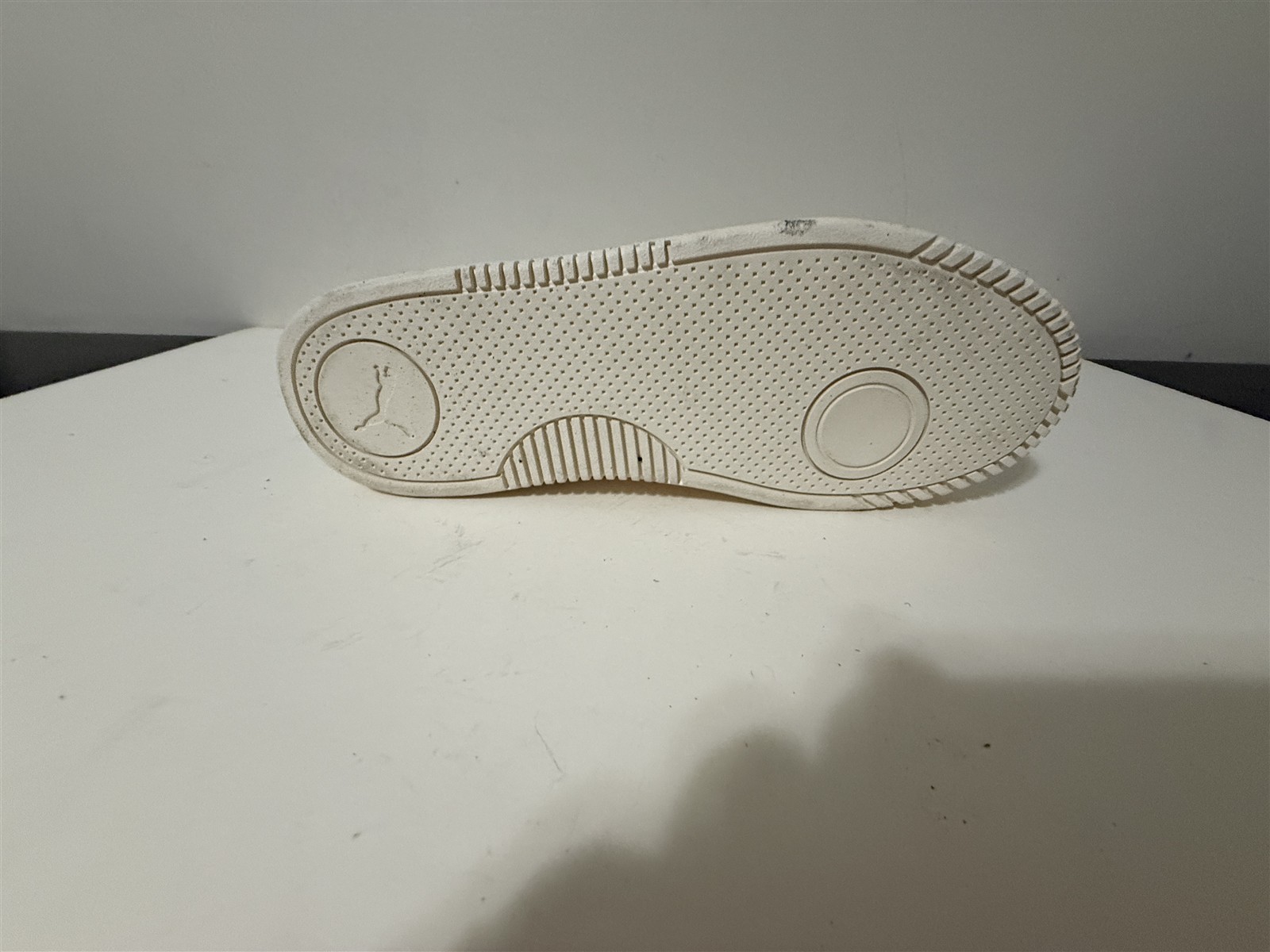 One Single Shoe Right Foot PUMA Athletic Sneaker Tennis Shoe White Women’s 7.5