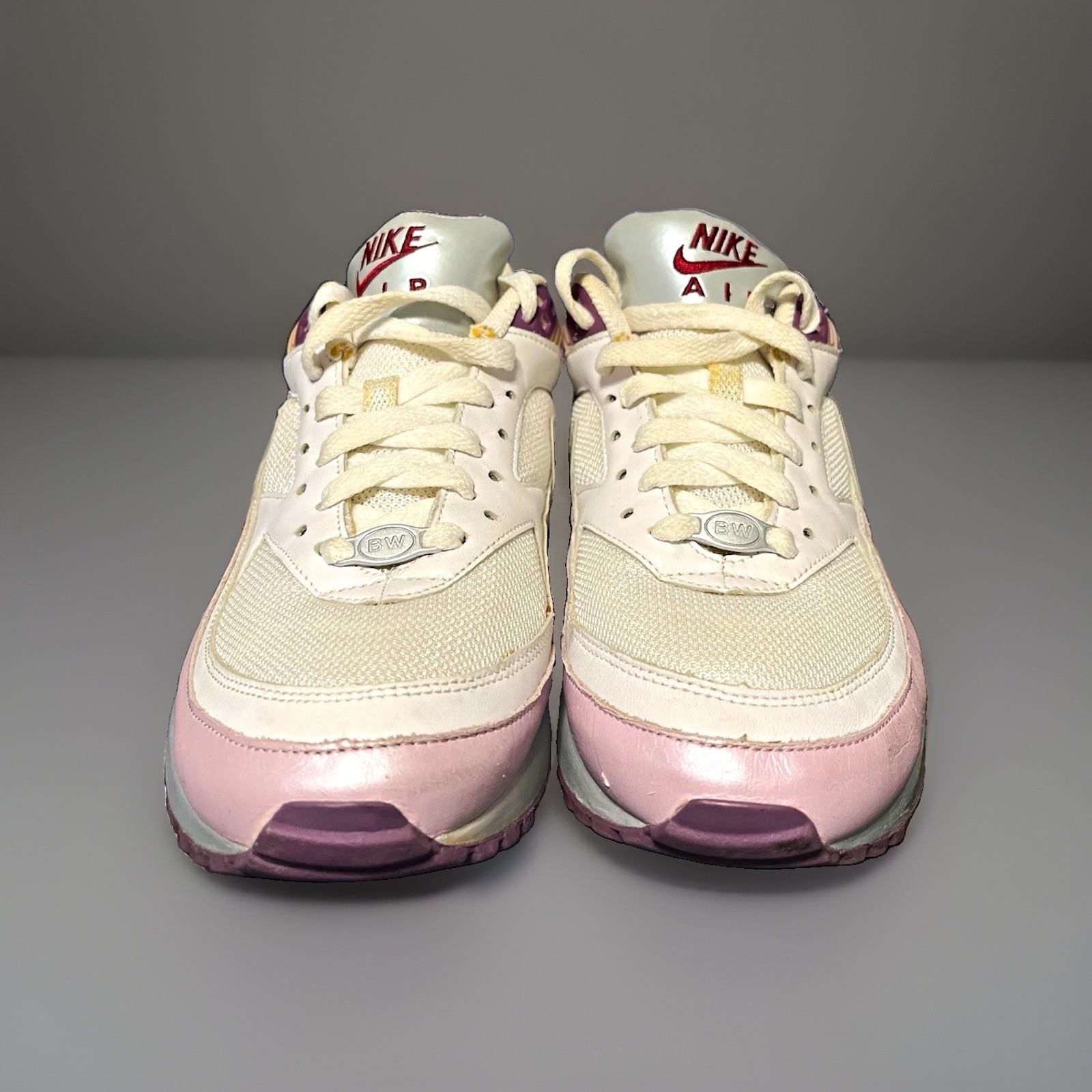 Nike Air Max Women’s Low Top Lace-Up Sneakers White Pink Purple Mesh Leather