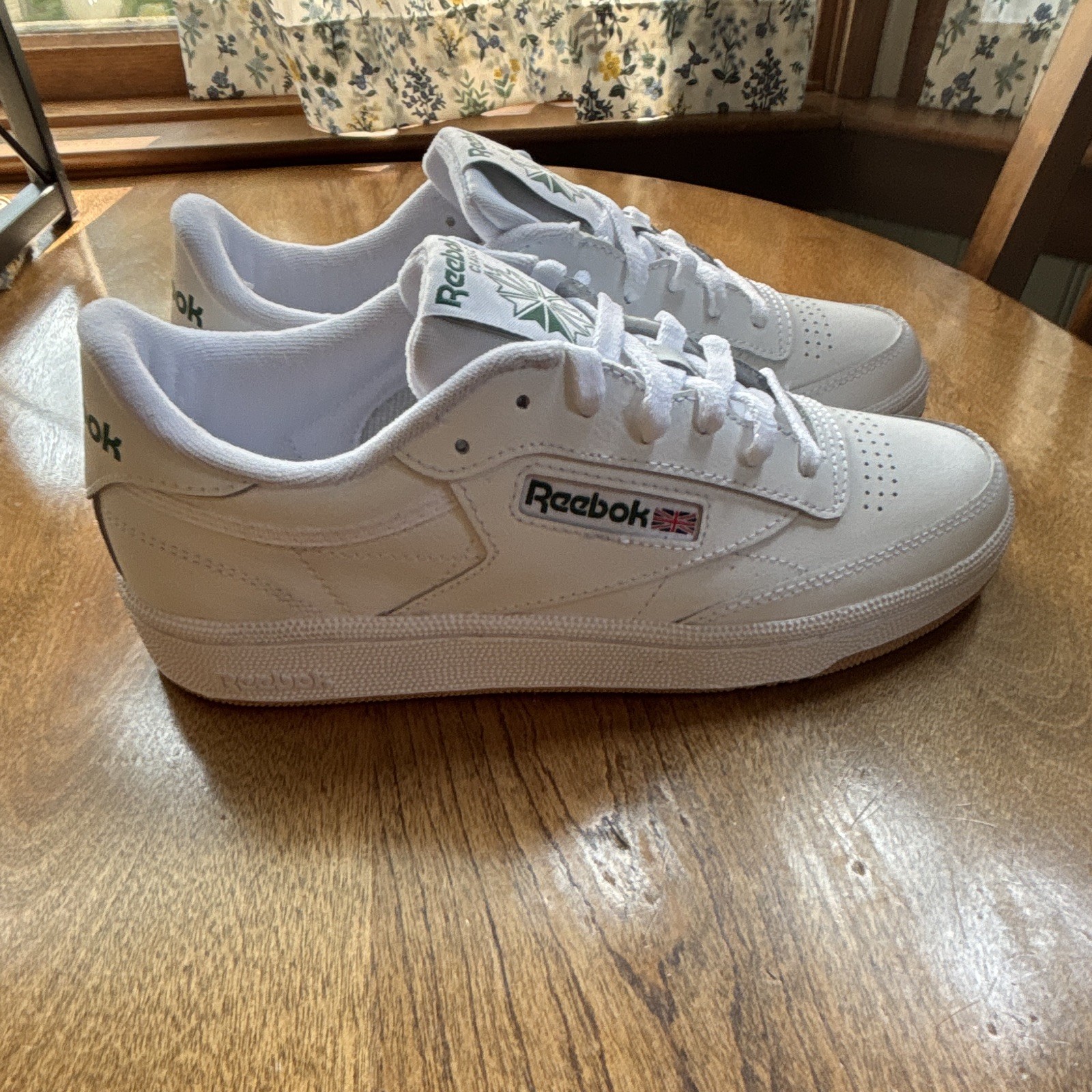 Reebok Club C 85 Women’s White/Green Low Top Lace-Up Tennis Sneakers size US 8