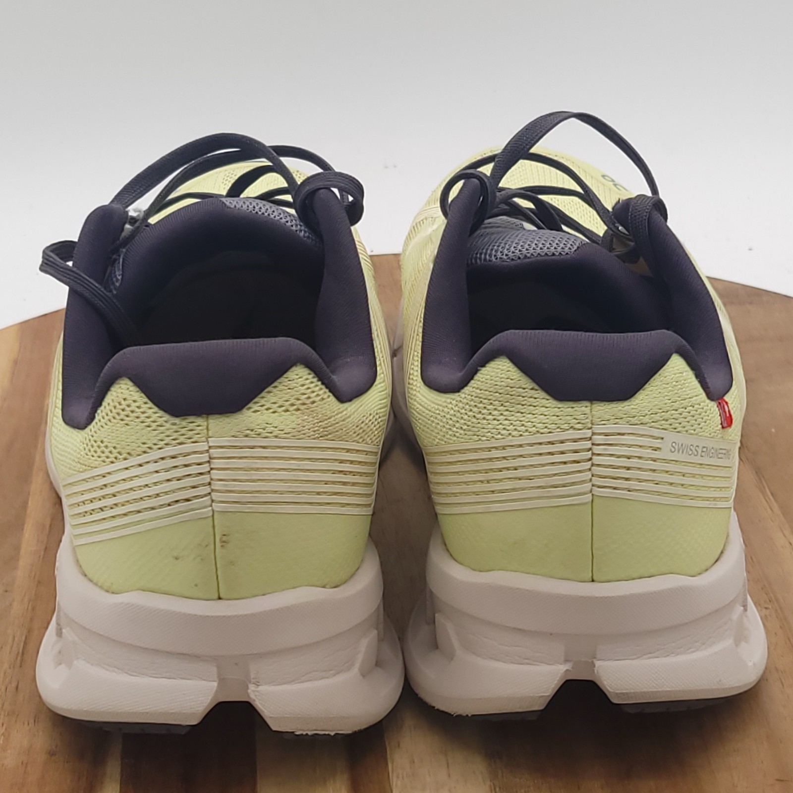 On Cloud Cloudgo Women’s Size 8 Yellow Road Running Cloudtec Sneakers 55.98088