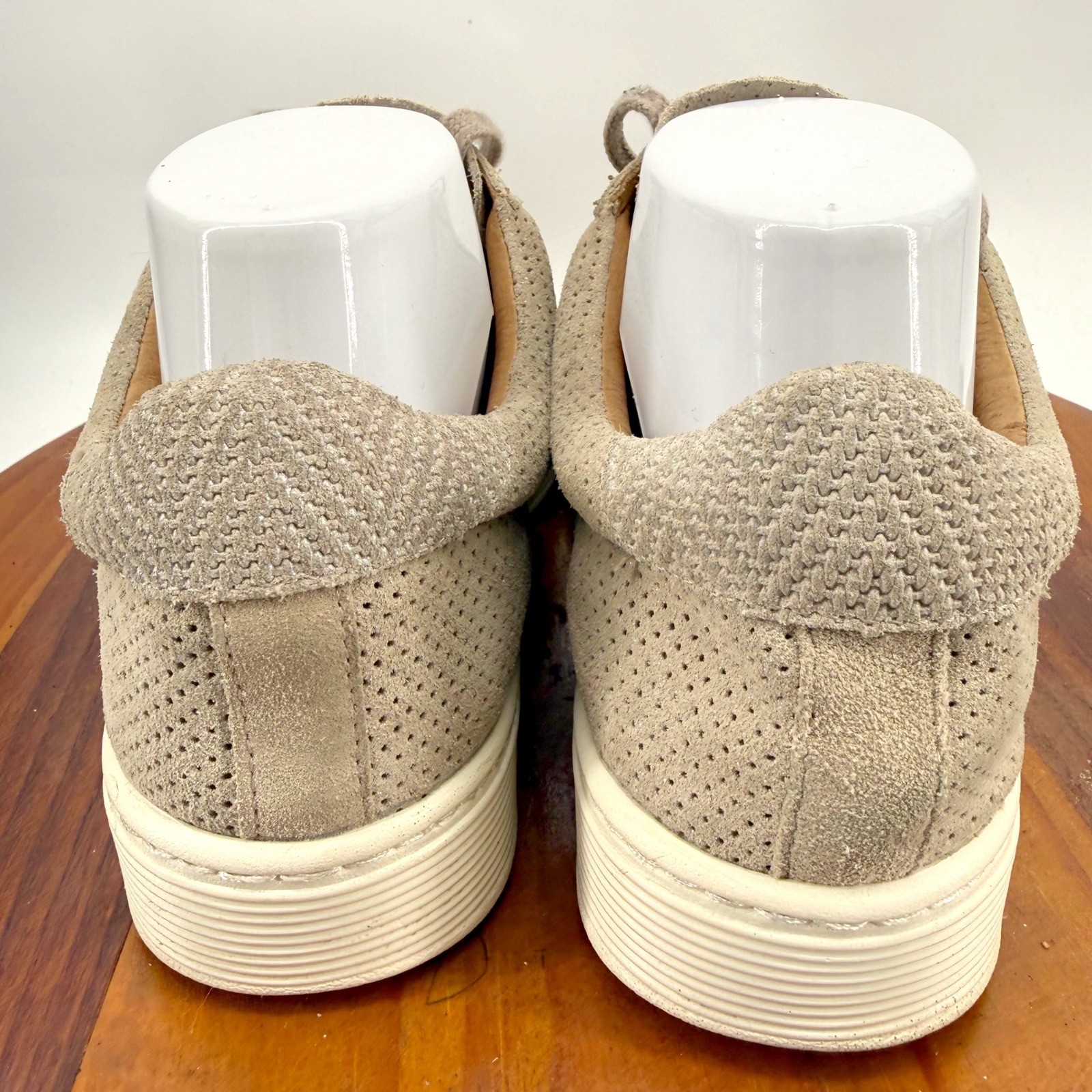 Sofft Somers Sneakers Womens 8 Perforated Suede Leather Lace Up Comfort Trending