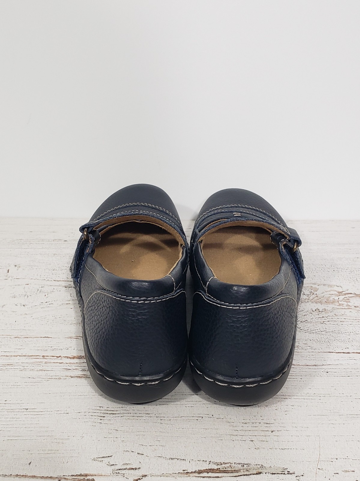Clarks Navy Blue Leather Mary Janes Women’s 8N NWOT Top Stitched