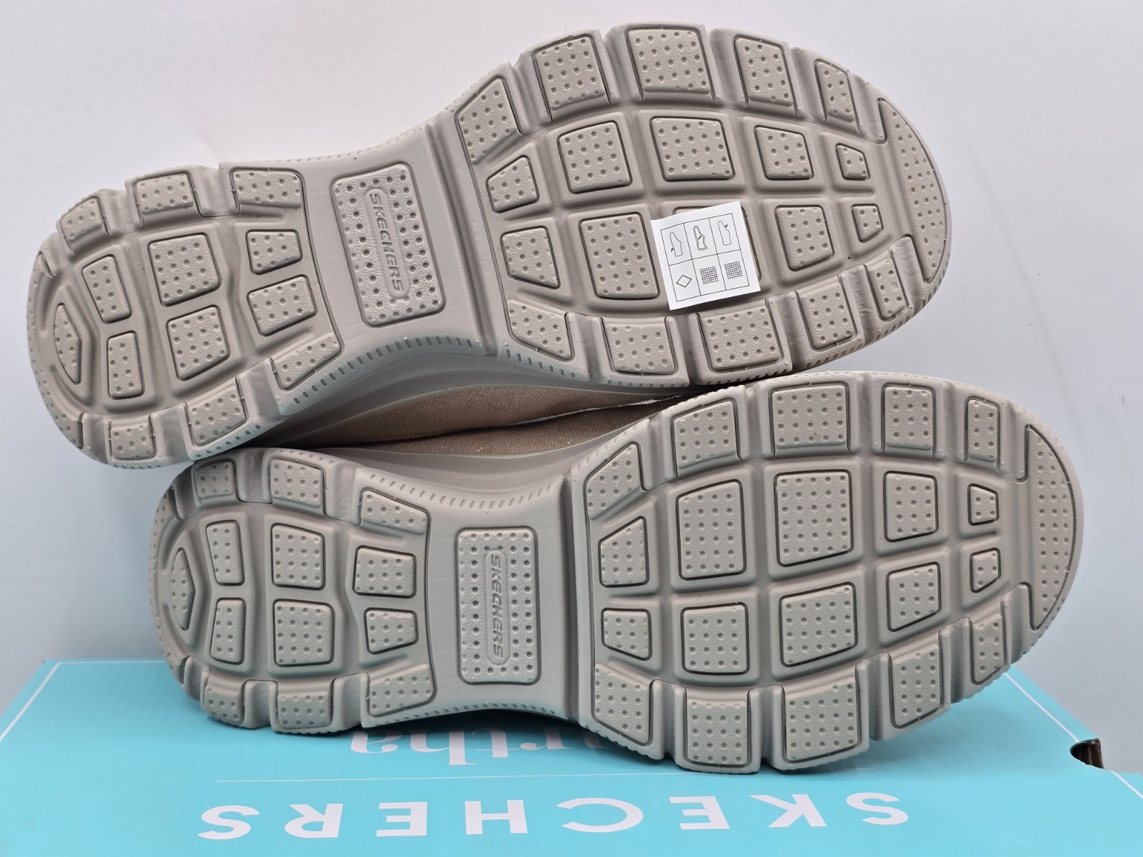Skechers Martha Stewart Easy Going Comfy Feeling Clogs Women’s 7.5M Natural
