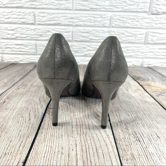 Adrianna Papell Silver Stiletto Heels Formal Cocktail Attire Size 8M