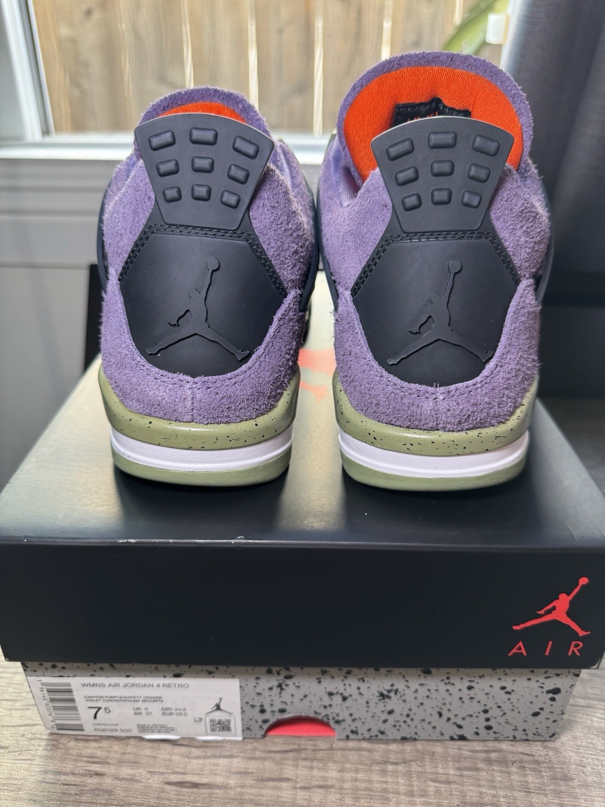 DS – WMNS AIR JORDAN 4 RETRO “CANYON PURPLE” – AQ9129-500 – SIZE 7.5 WMNS