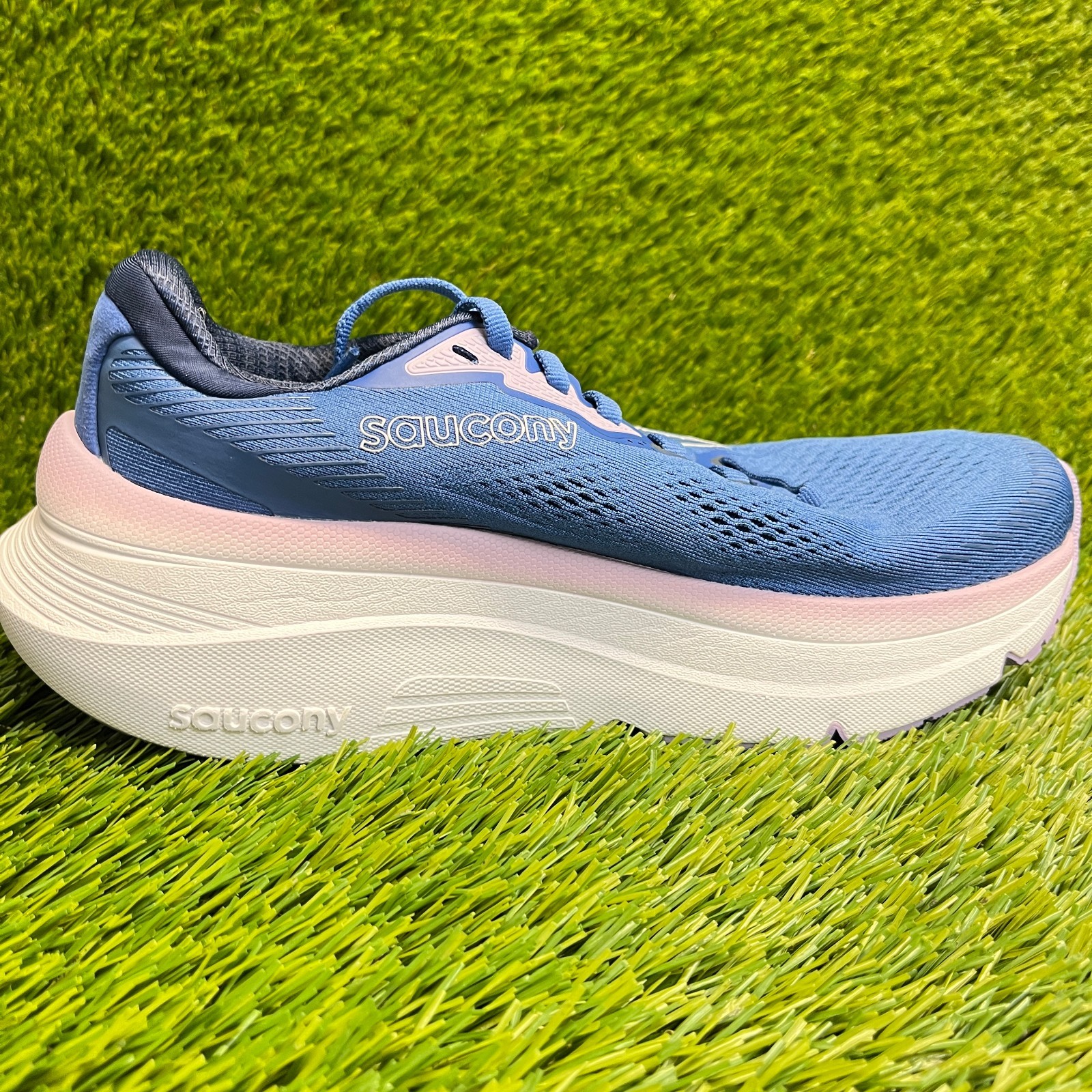 Saucony Guide 19 Womens Size 6.5 Blue Pink White Athletic Running Shoes Sneakers