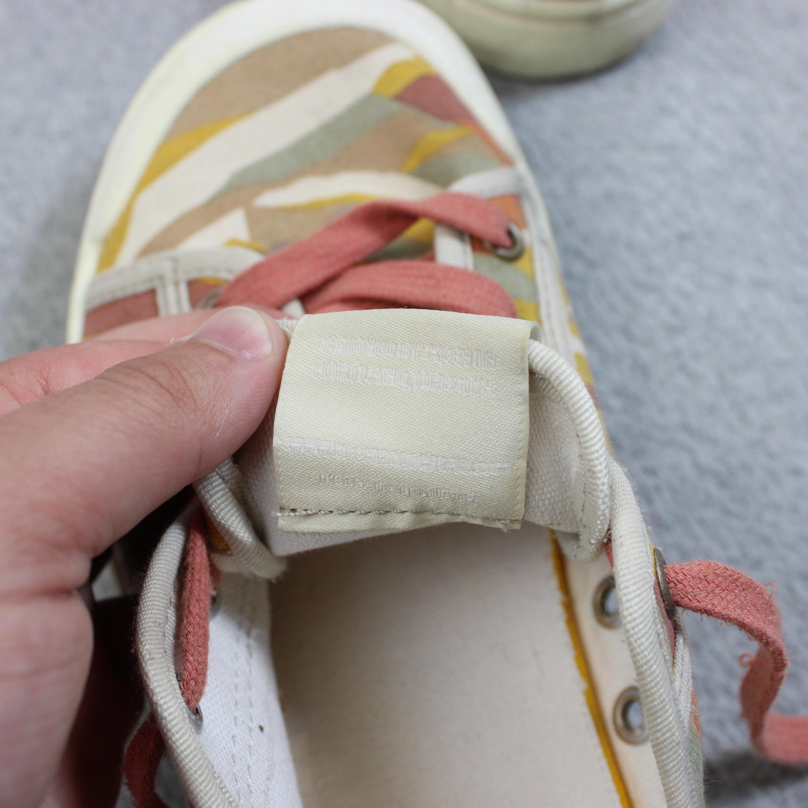 KEEN Shoes Women 8 Multicolor Camo Striped Canvas Lace Up Sneaker Comfort Walk