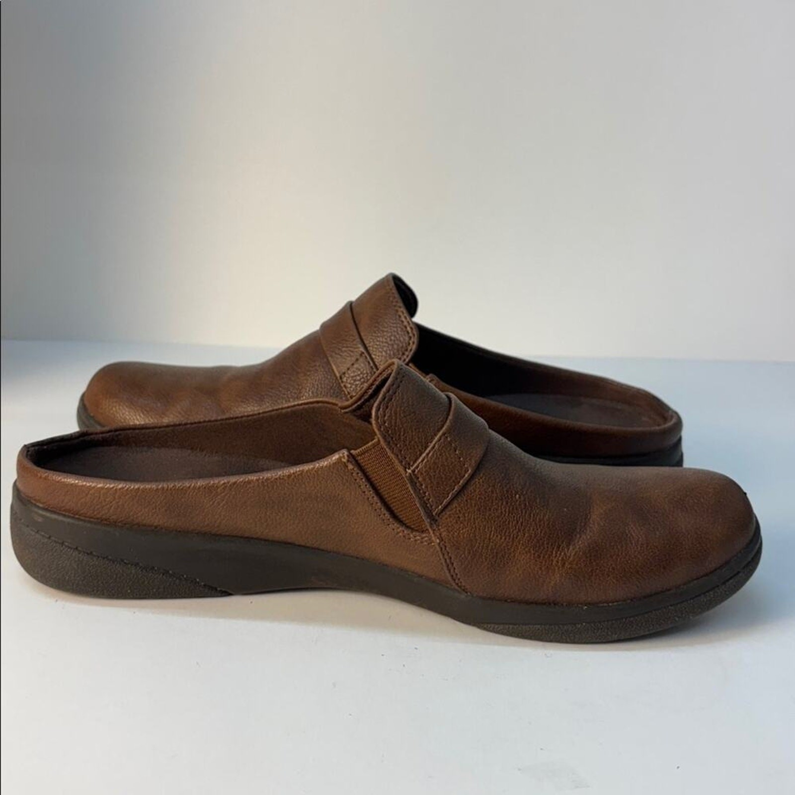 BareTraps Wearever Brown Leather Slip-On Mules Clogs Shoes Casual Workwear 8.5
