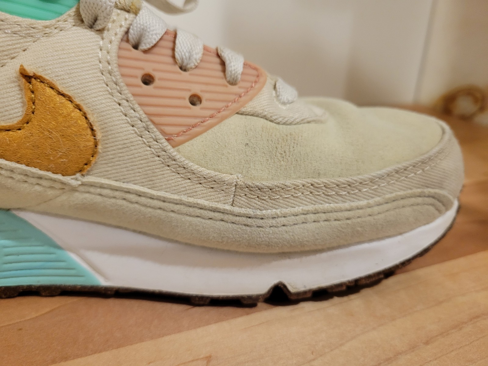 Nike Air Max 90 Happy Pineapple Sneakers Women’s Size 9 DC-5211-100