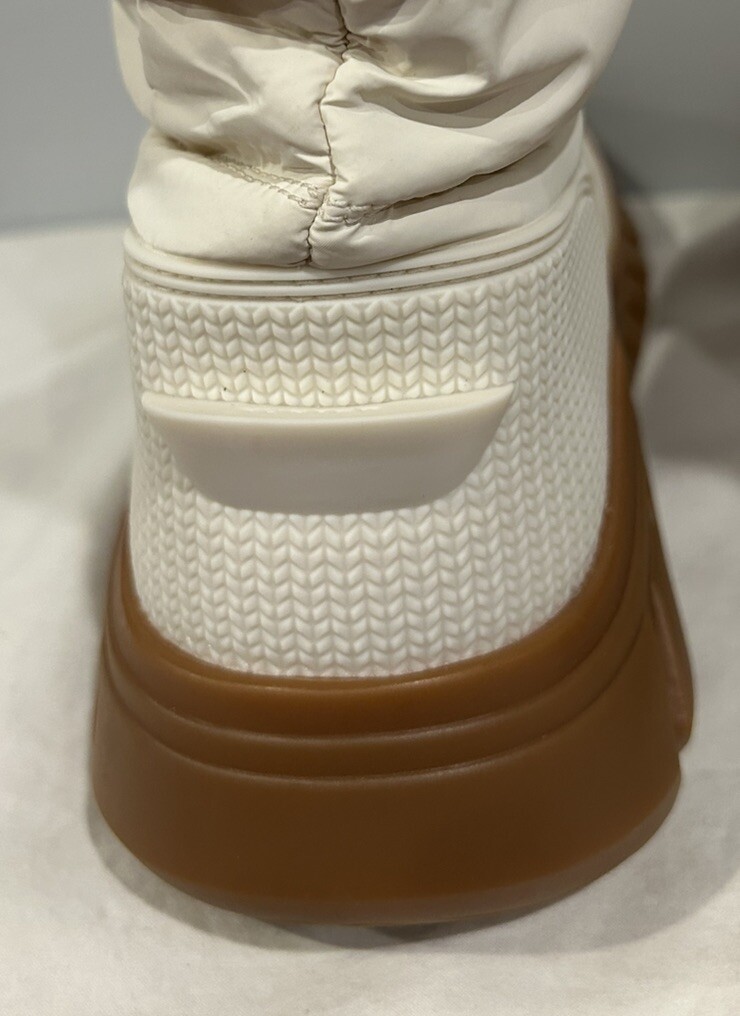 Hunter Women’s Intrepid Tall Snow Boots, White, Waterproof Bungee PullOn Size 6