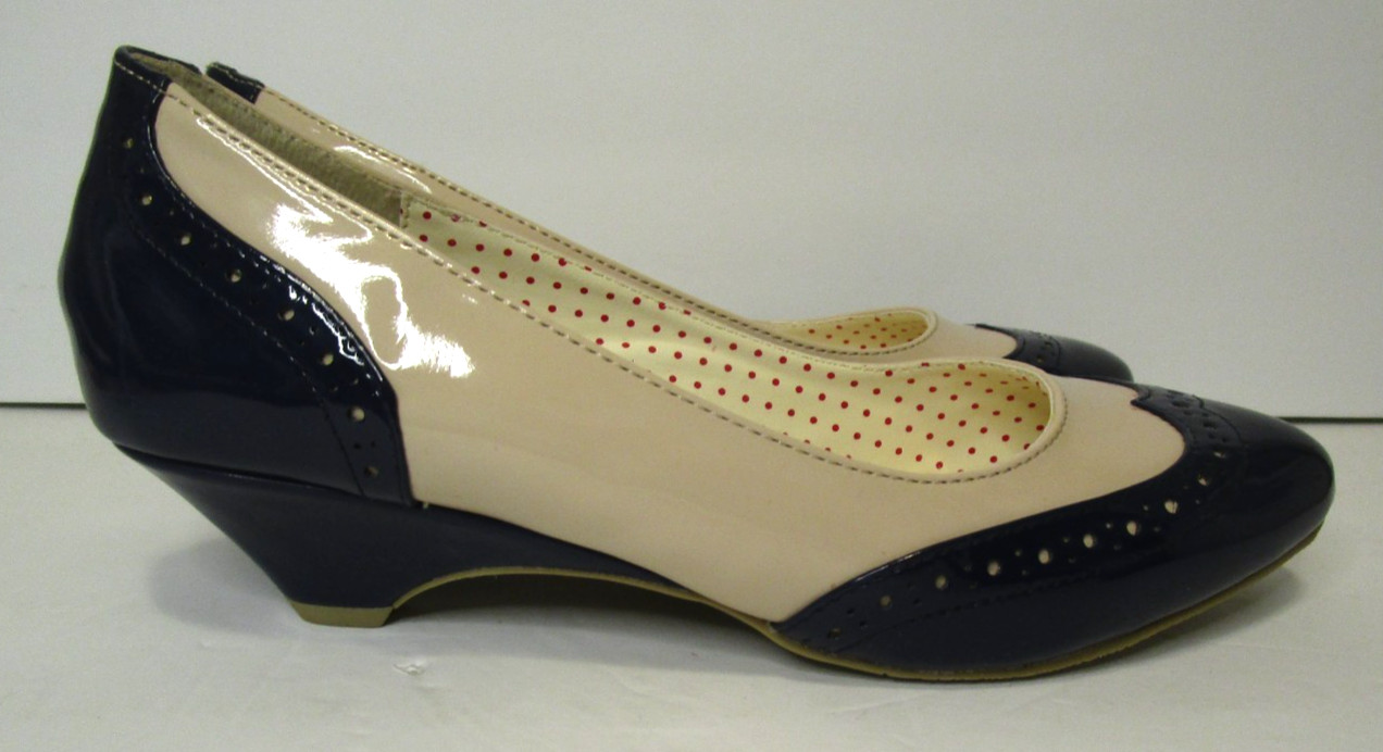 B.A.I.T. Ida Heeled Oxford Pumps Retro Two Tone Cream/Navy Shoes Women’s Size 8