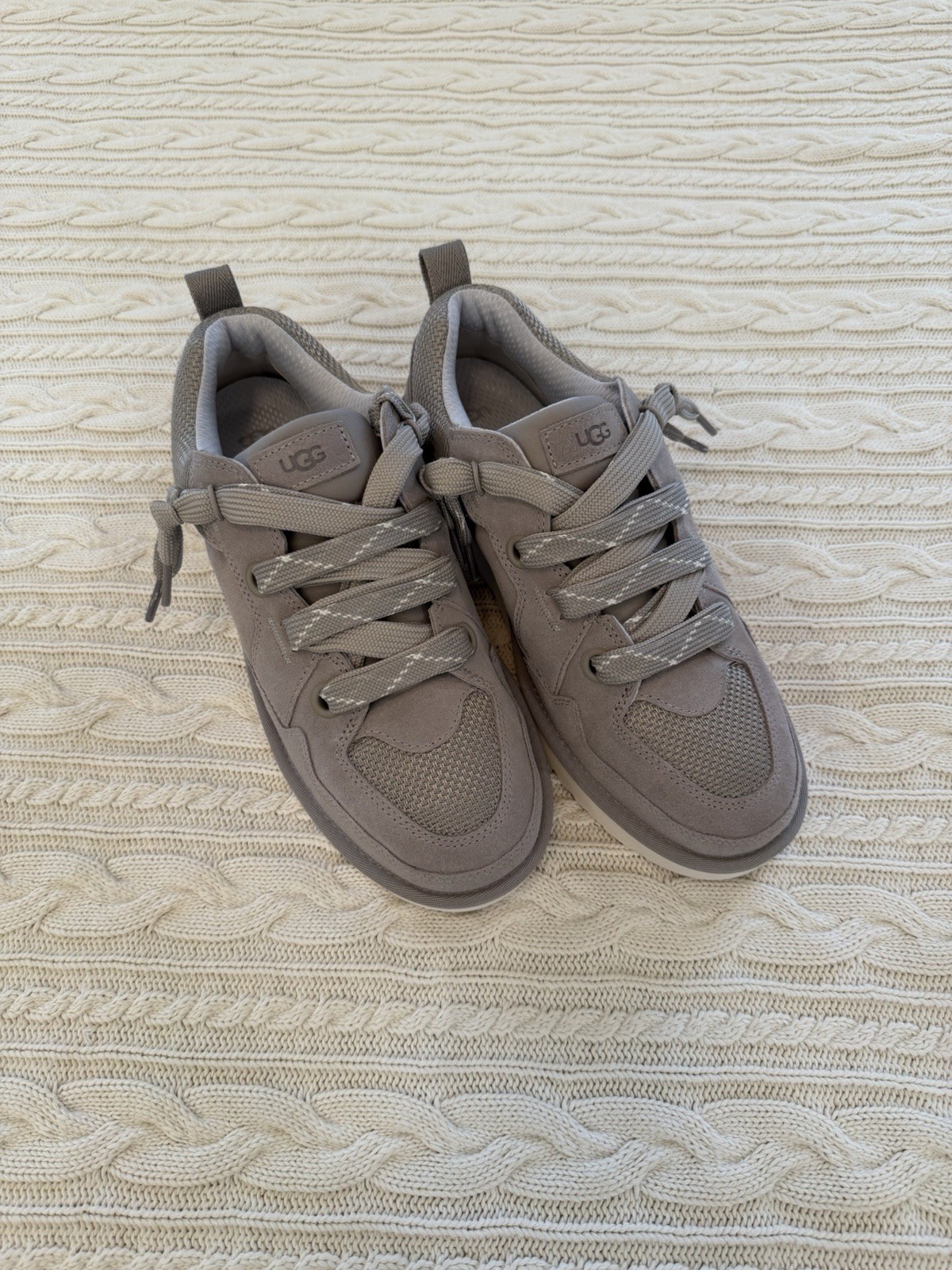 UGG Lo Lowmel Gray Suede Mesh Sneakers Womens size 11 NEW