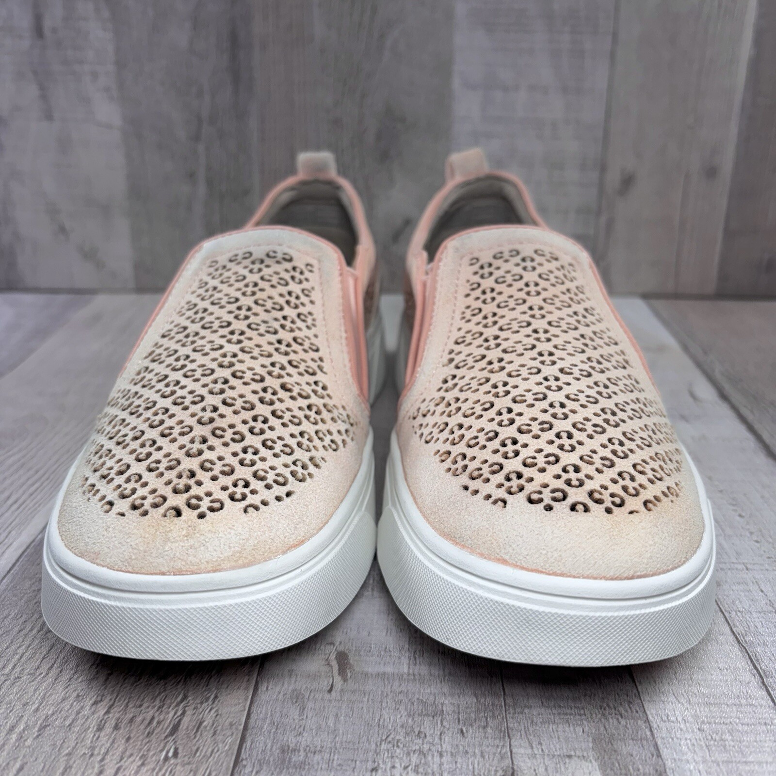 Vionic Kimmie Perf Women’s 6.5 Slip On Suede Casual Sneakers Loafer Roze Pink