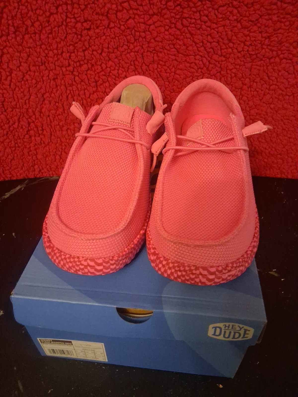 New In Box Wendy Funk Wrapped Geo Women Size 9 Hey Dude.