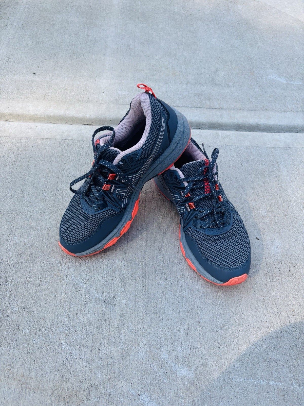 Asics Gel Venture 8 Women’s Trail Running Shoes Size 8